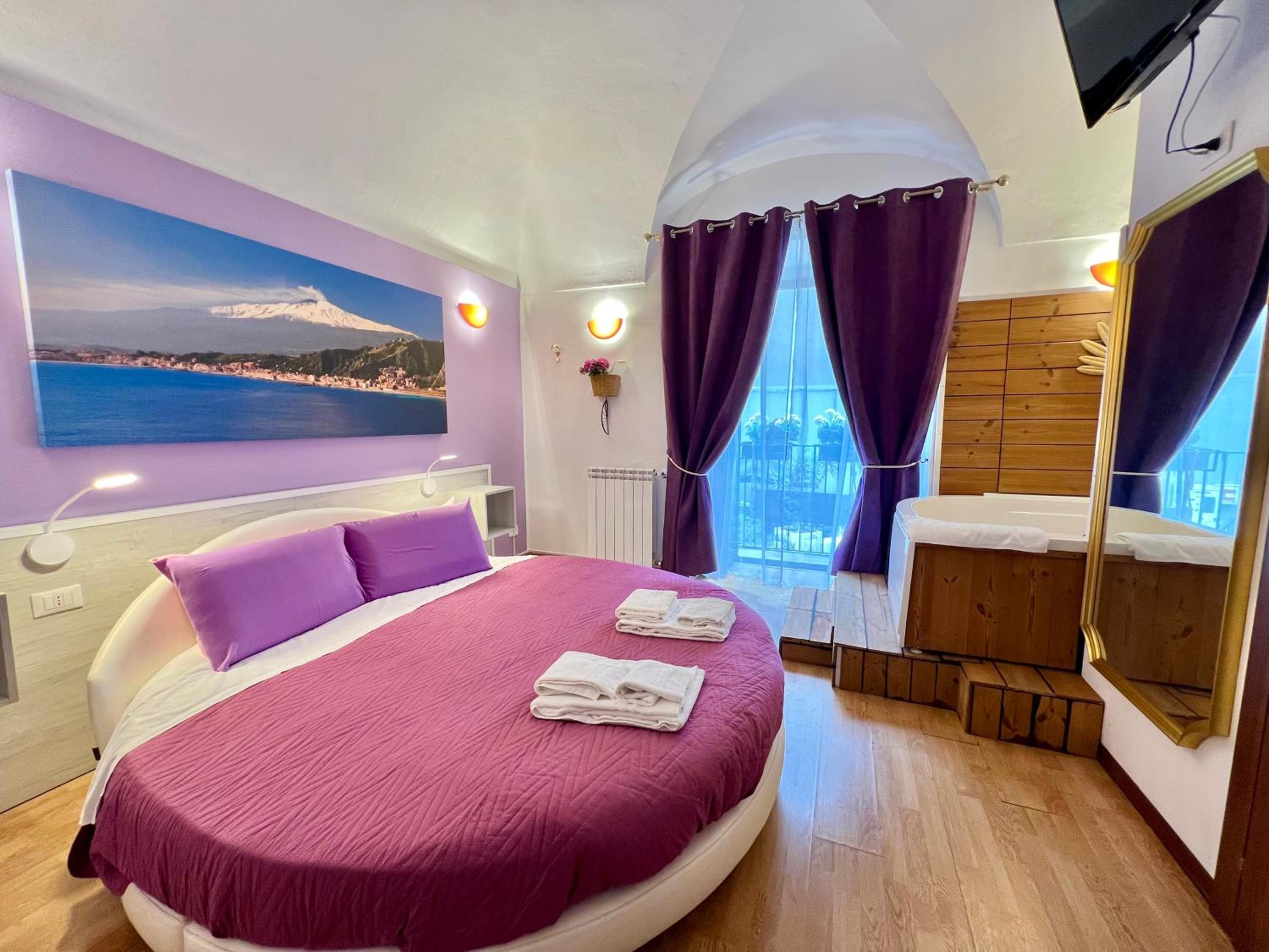 King Room with Spa Bath photo 1