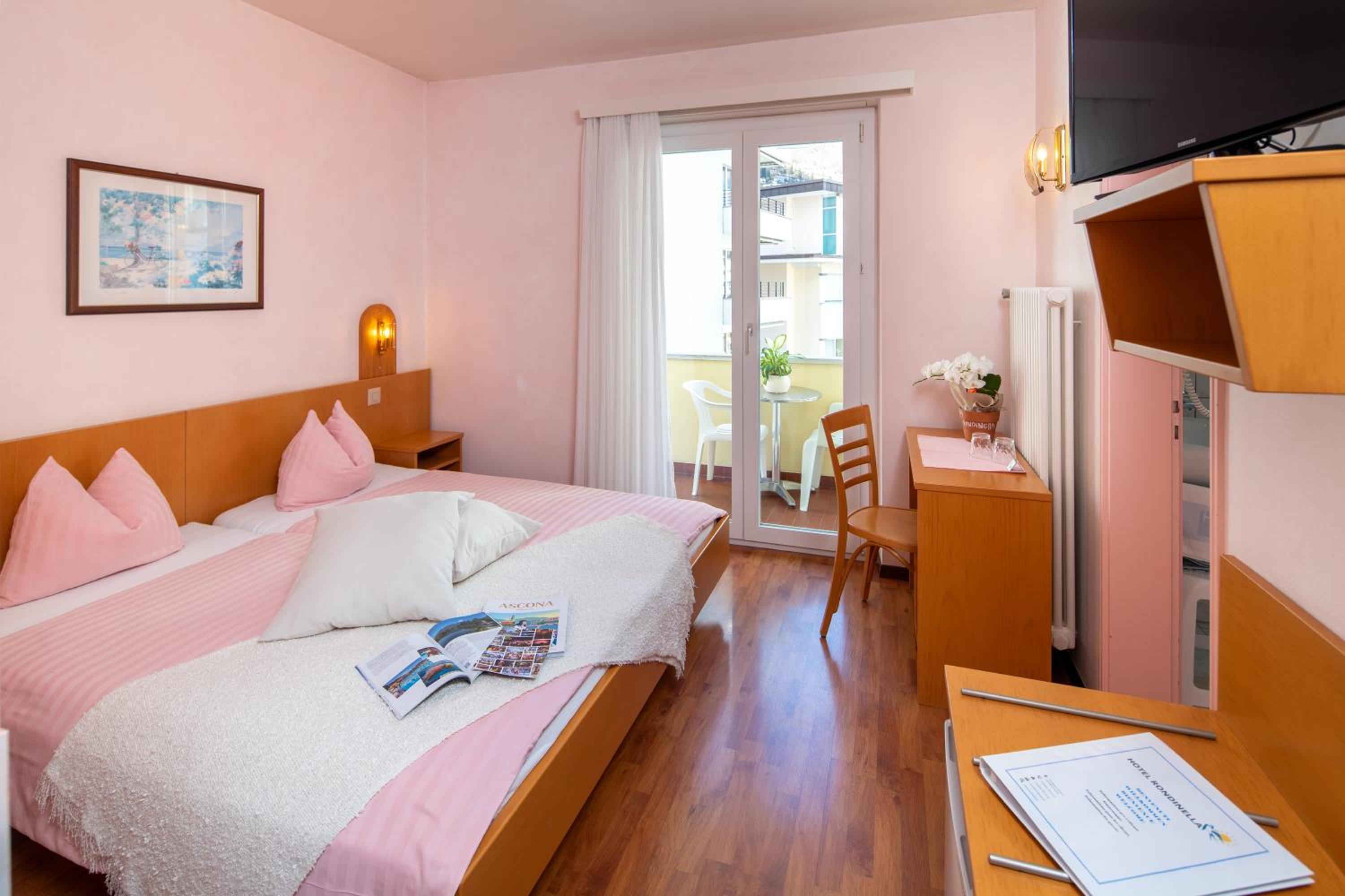 带阳台的双人房