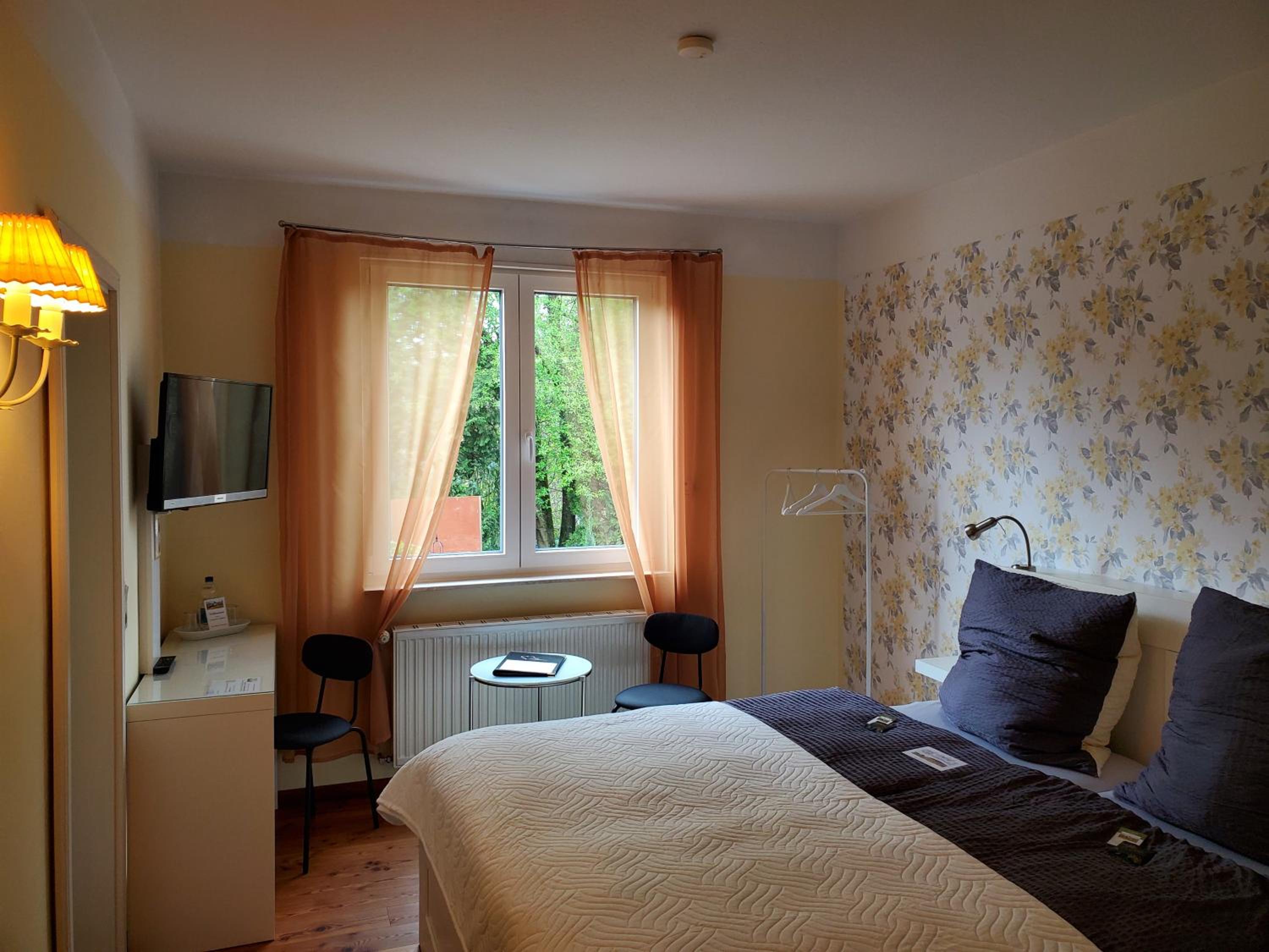 Double Room with Private Bathroom photo 2