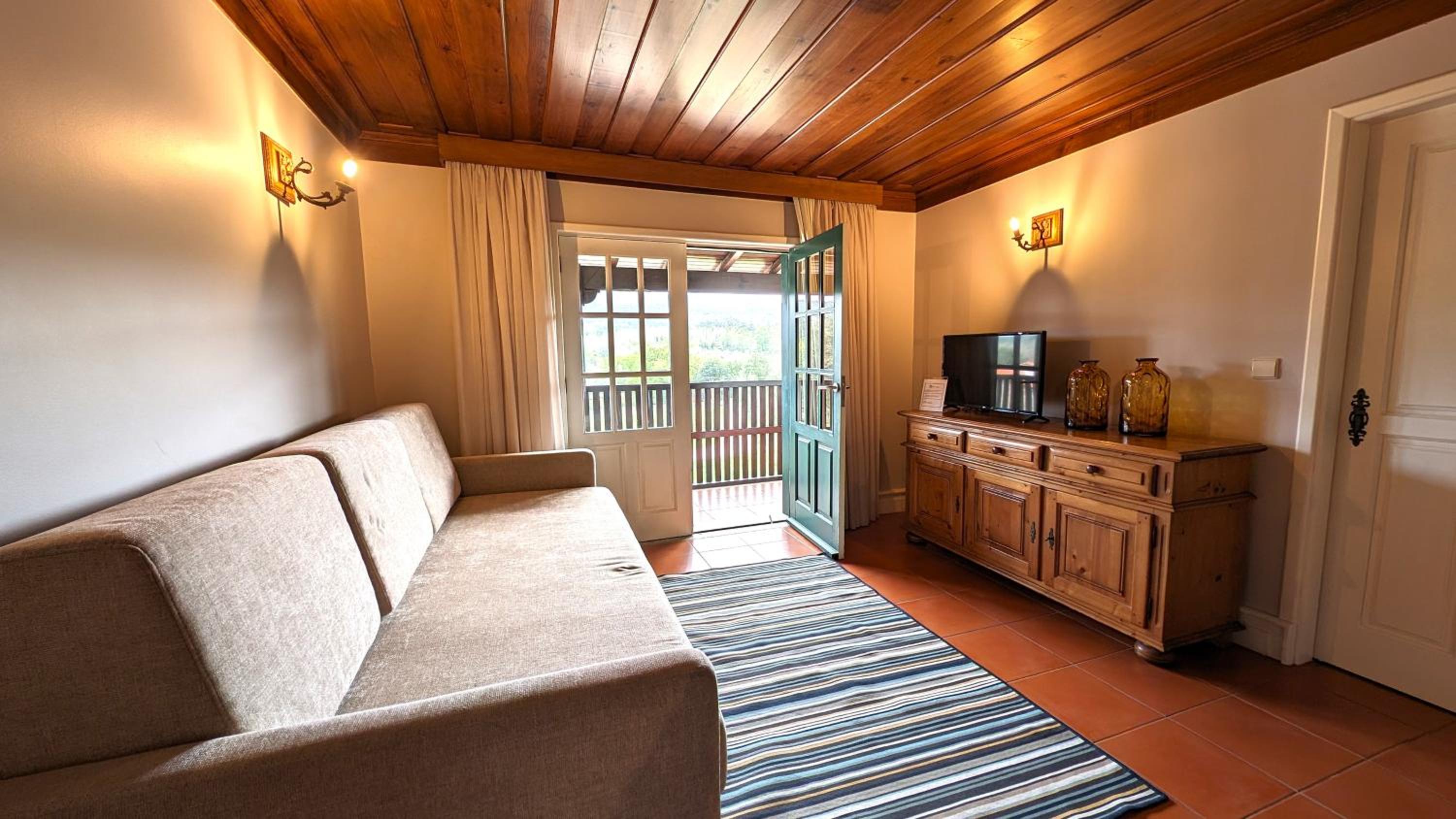 One-Bedroom Apartment with Balcony - Photo 6
