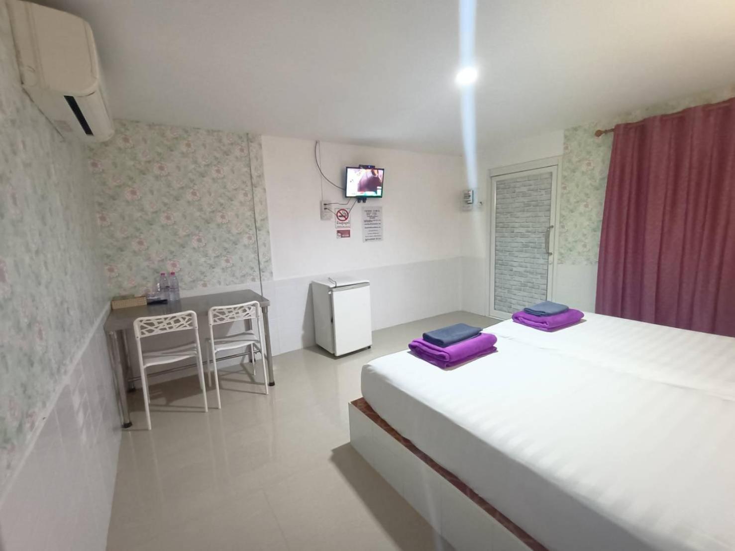 Deluxe Twin Room - Photo 18