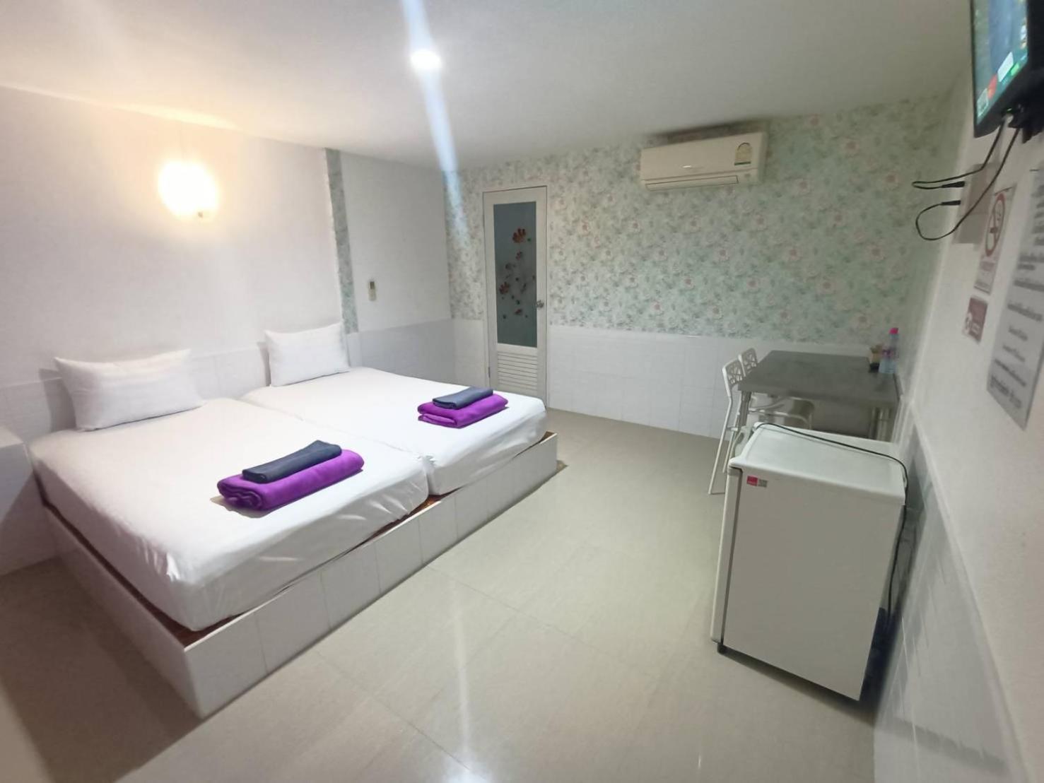 Deluxe Twin Room - Photo 17