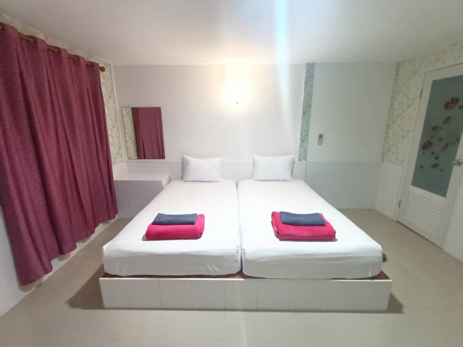 Deluxe Twin Room - Photo 16