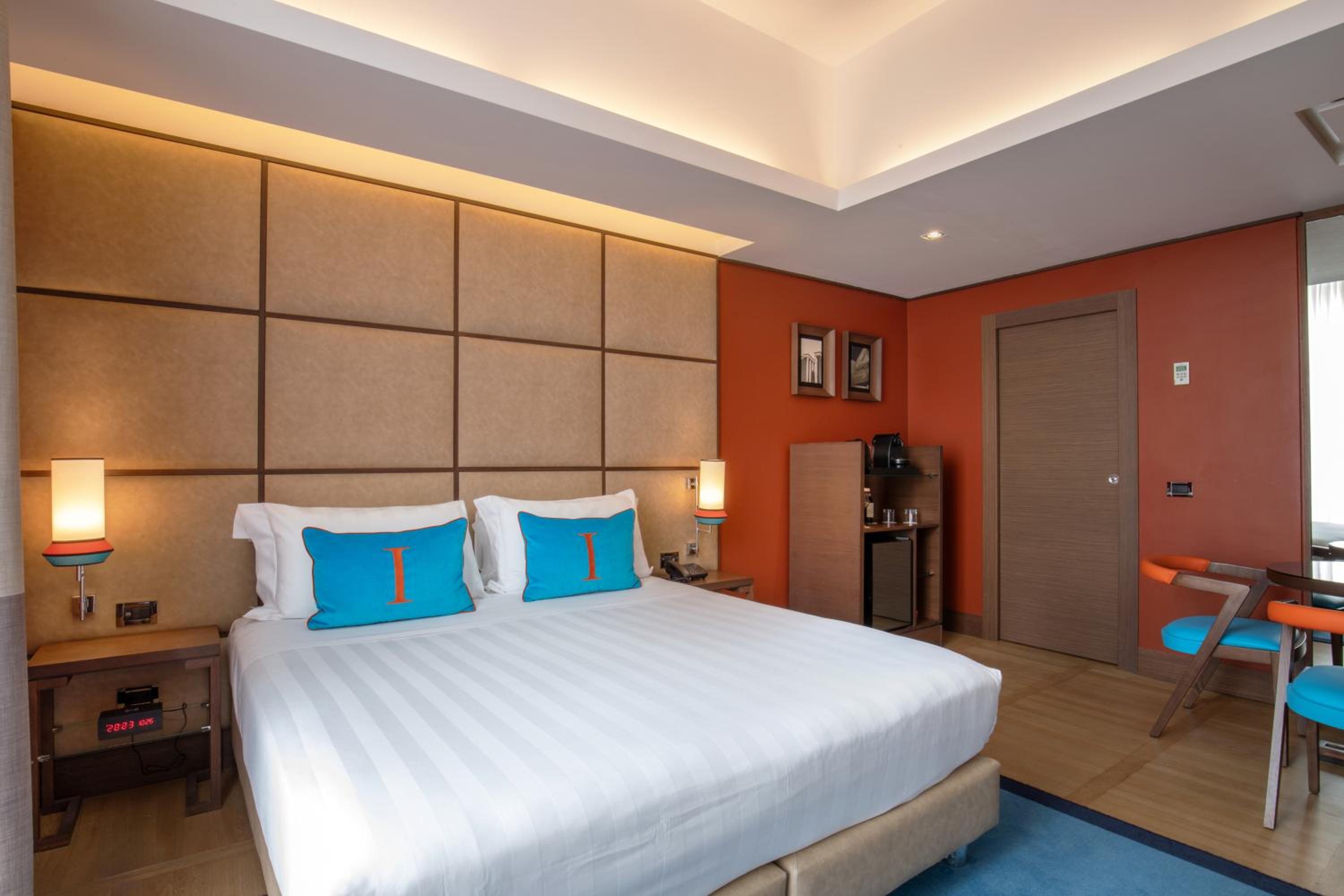 Deluxe Triple Room thumbnail 5