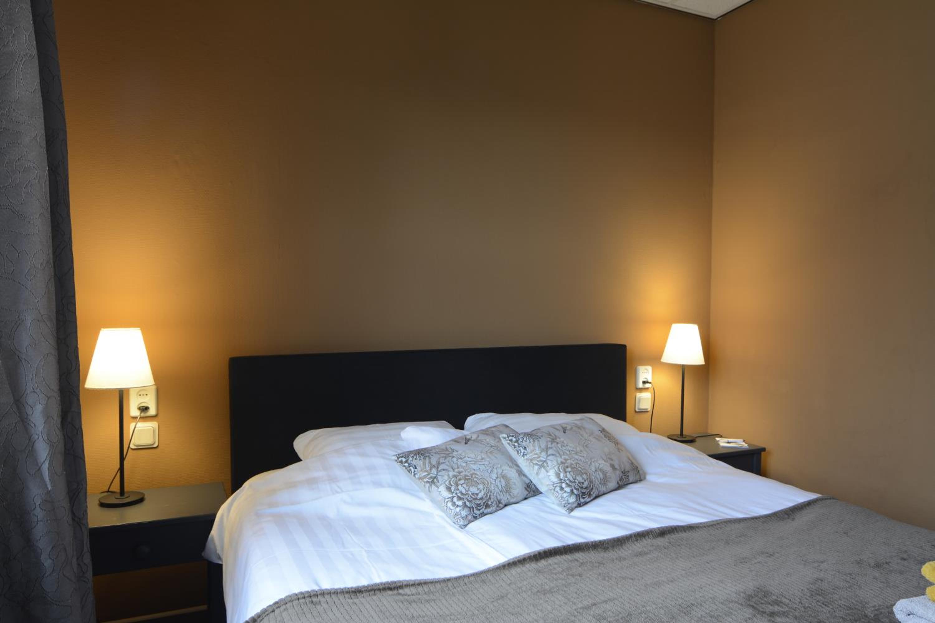 Double Room with Private External Toilet 9  - Photo 2