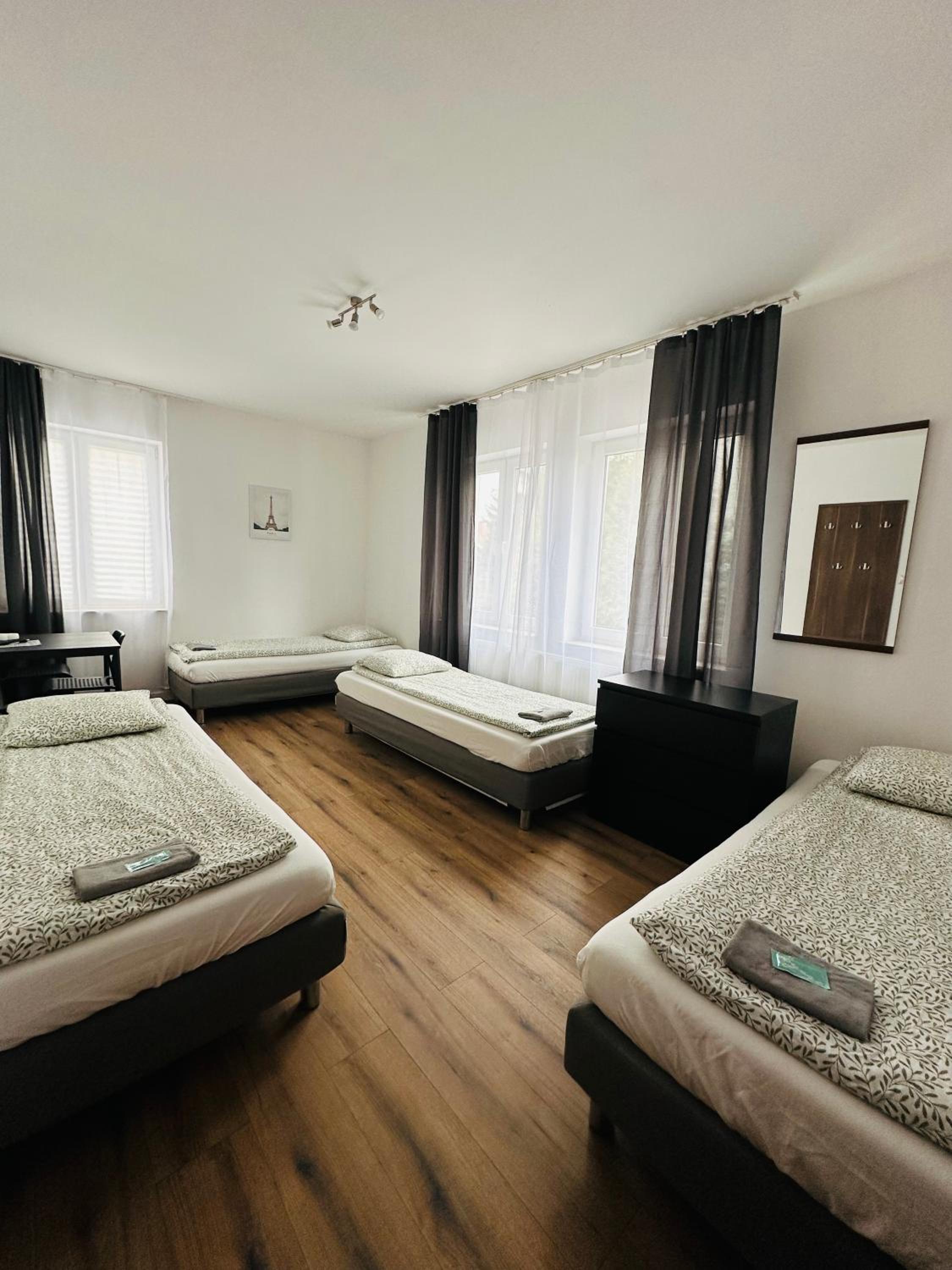 Quadruple Room with Private Bathroom - Photo 1