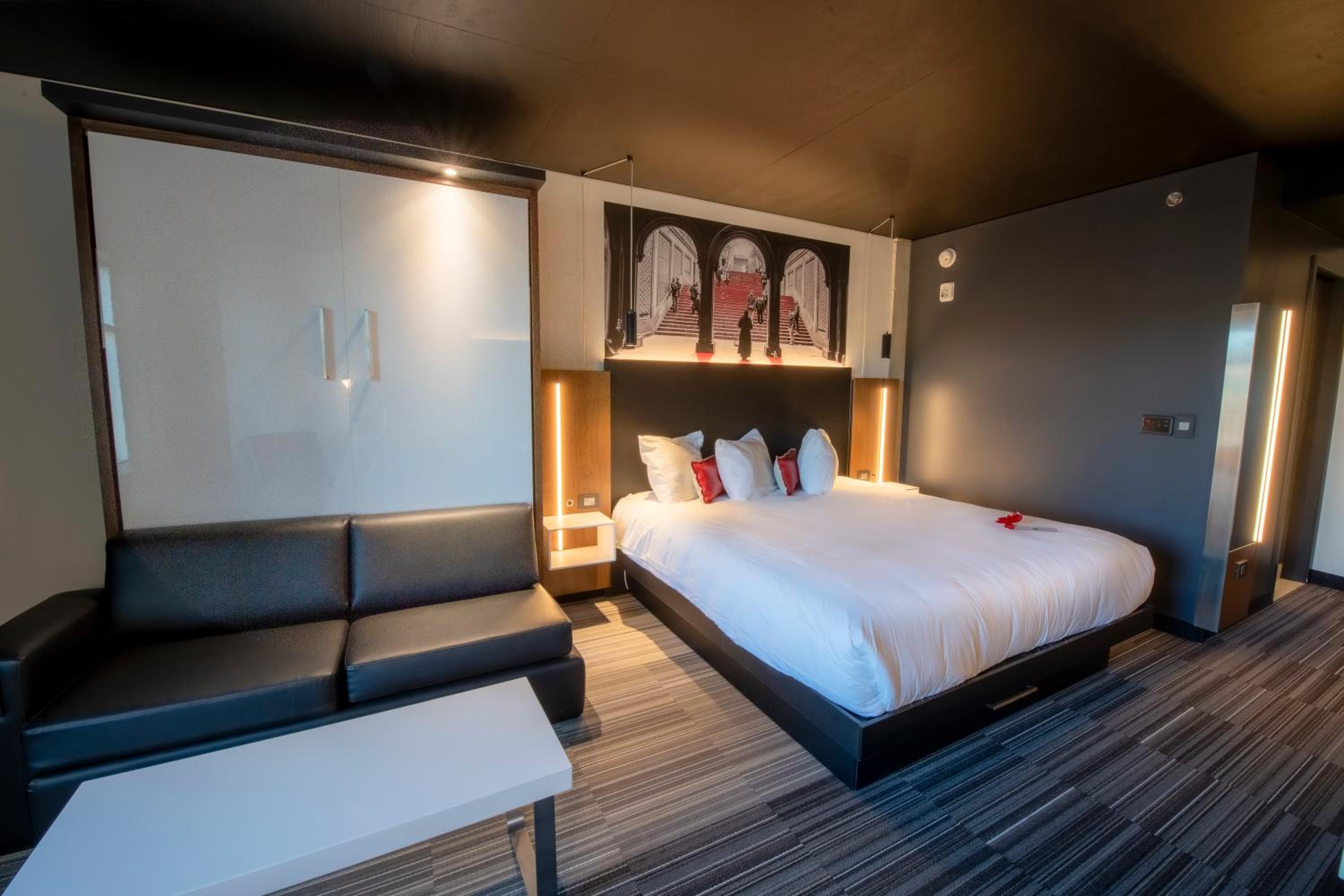 Suite - Photo 4