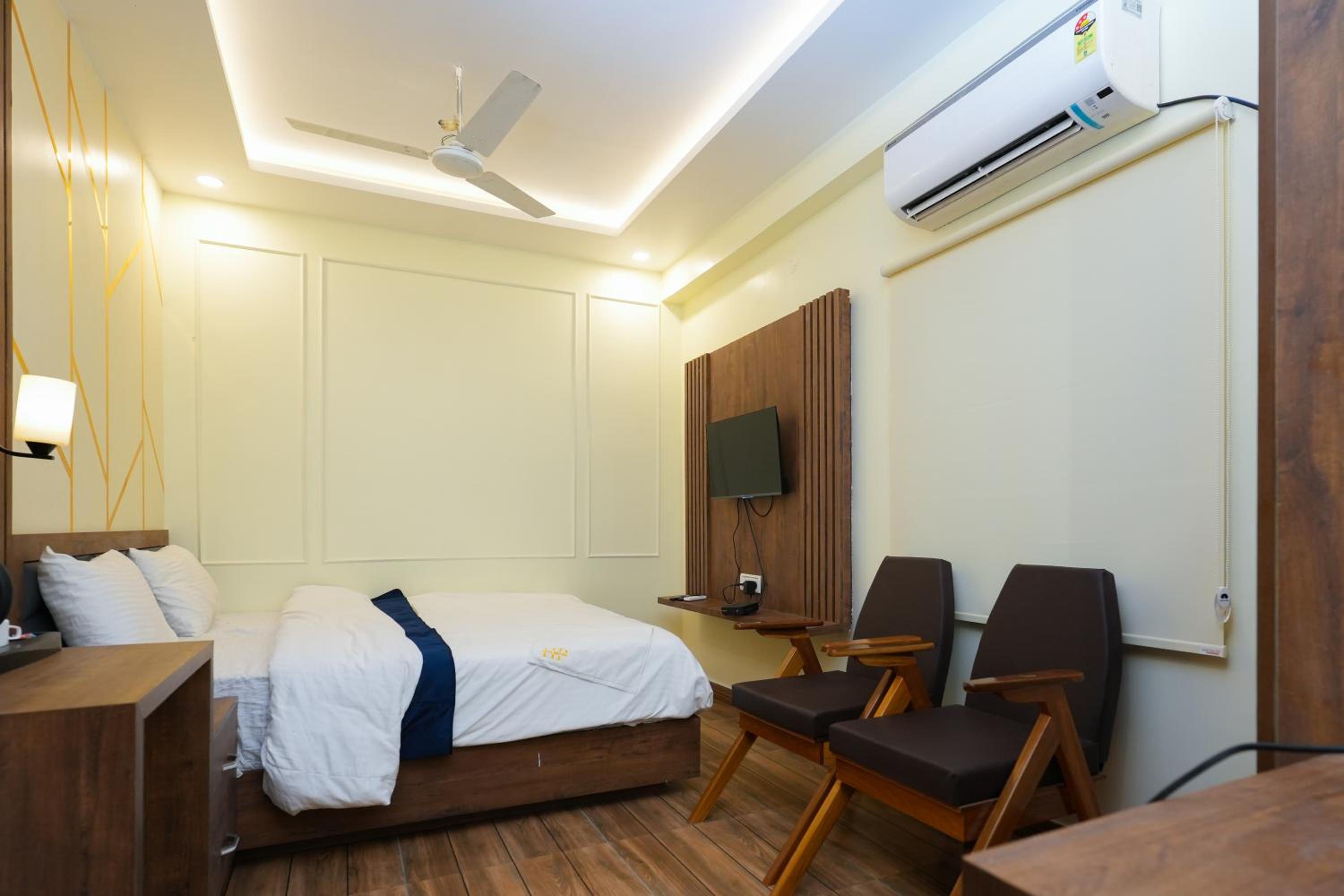 Deluxe Double Or Twin Room With City View