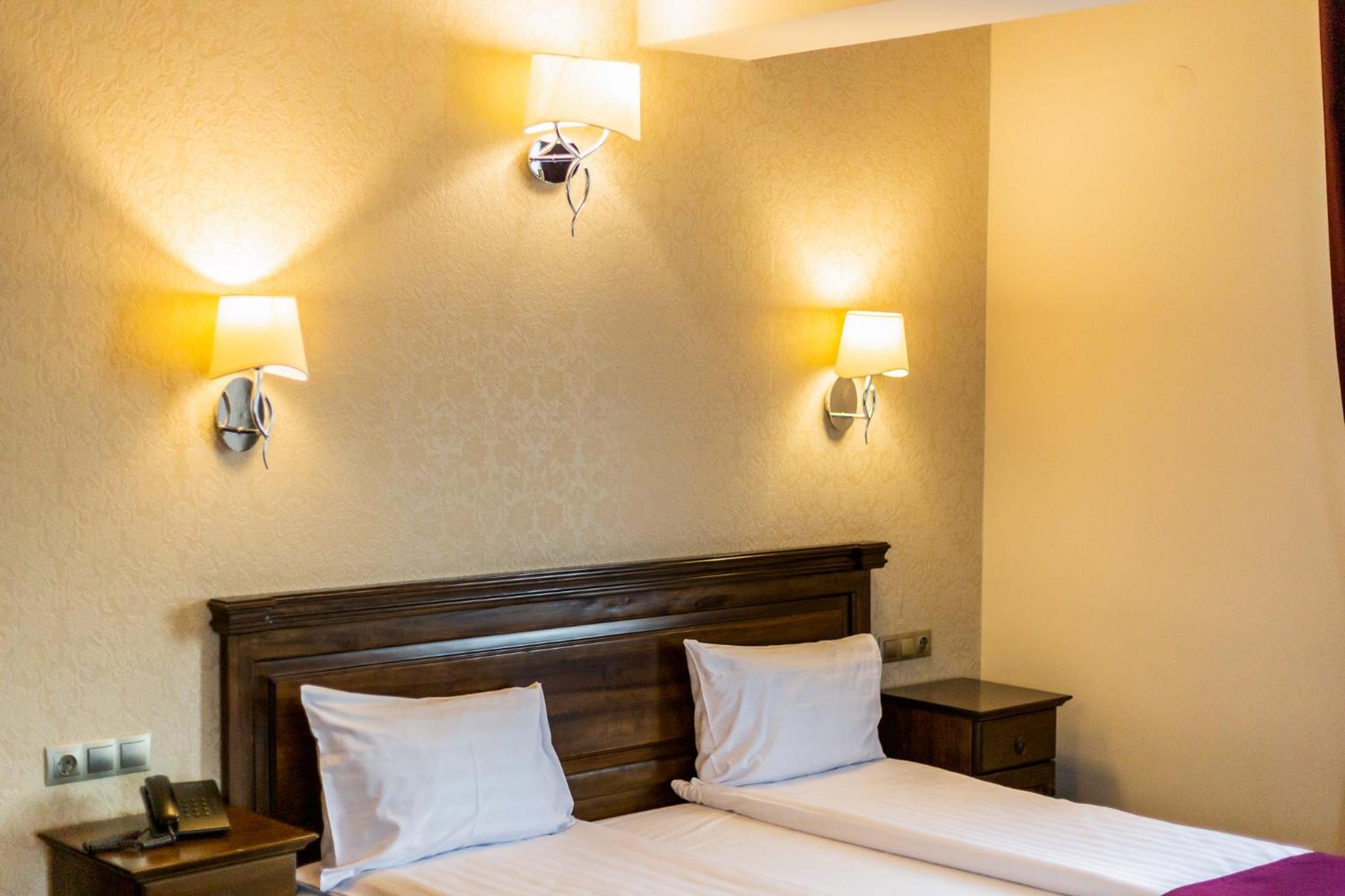 Double Room - Photo 8