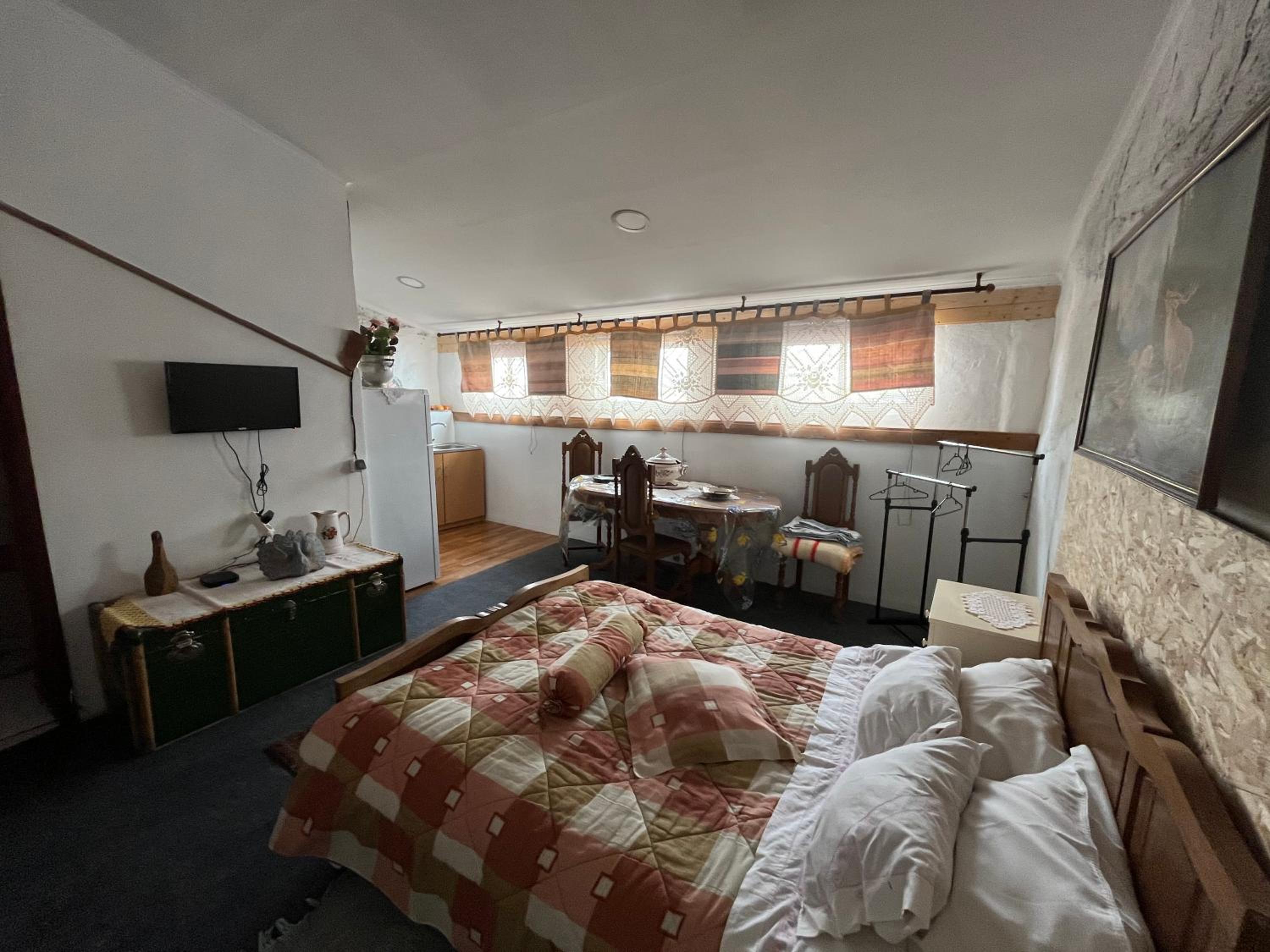 Apartment with Mountain View photo 3