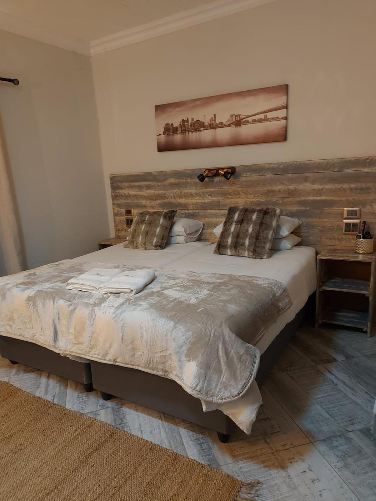 Large Twin Room photo 3