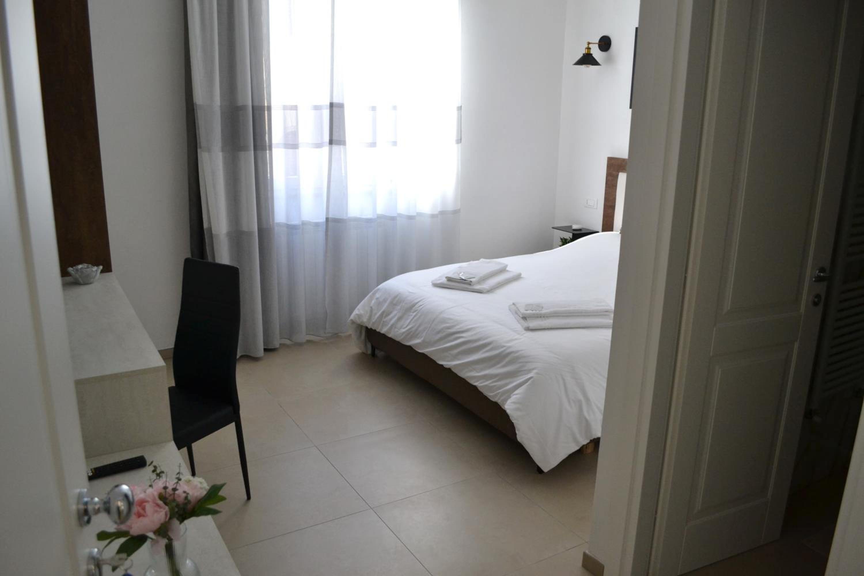 Standard Double Room photo 3