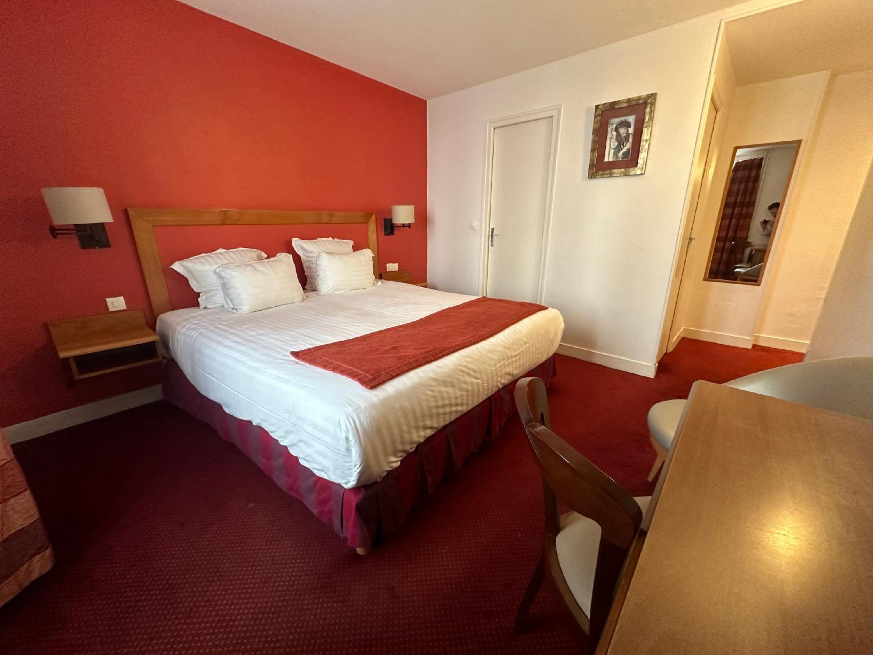 Superior Deluxe Double or Twin Room photo 2
