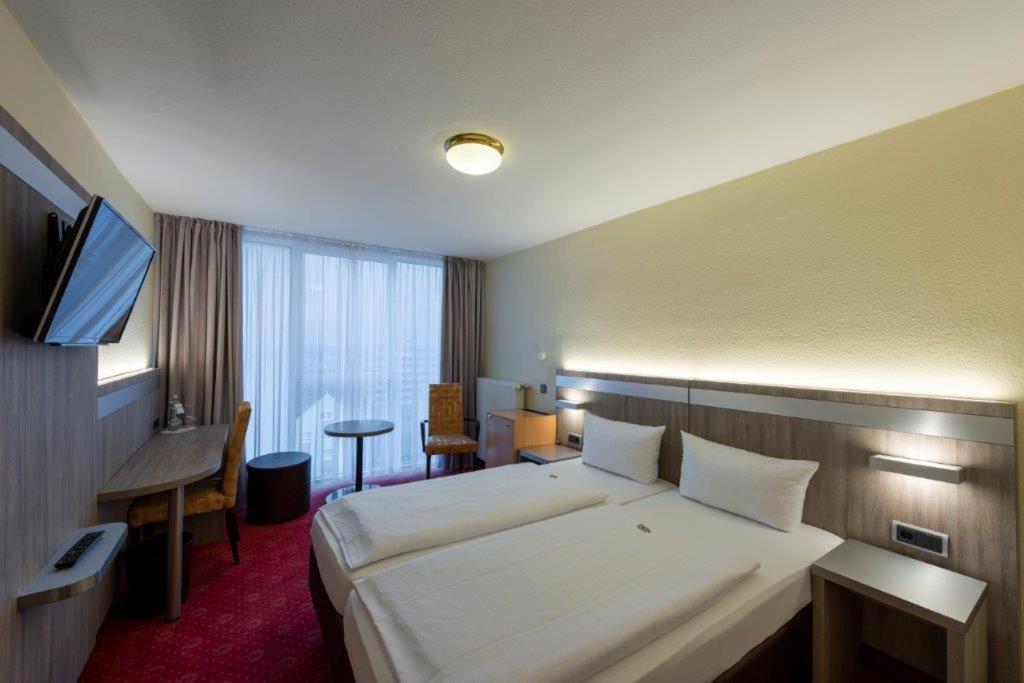 Budget Double Room - Photo 1