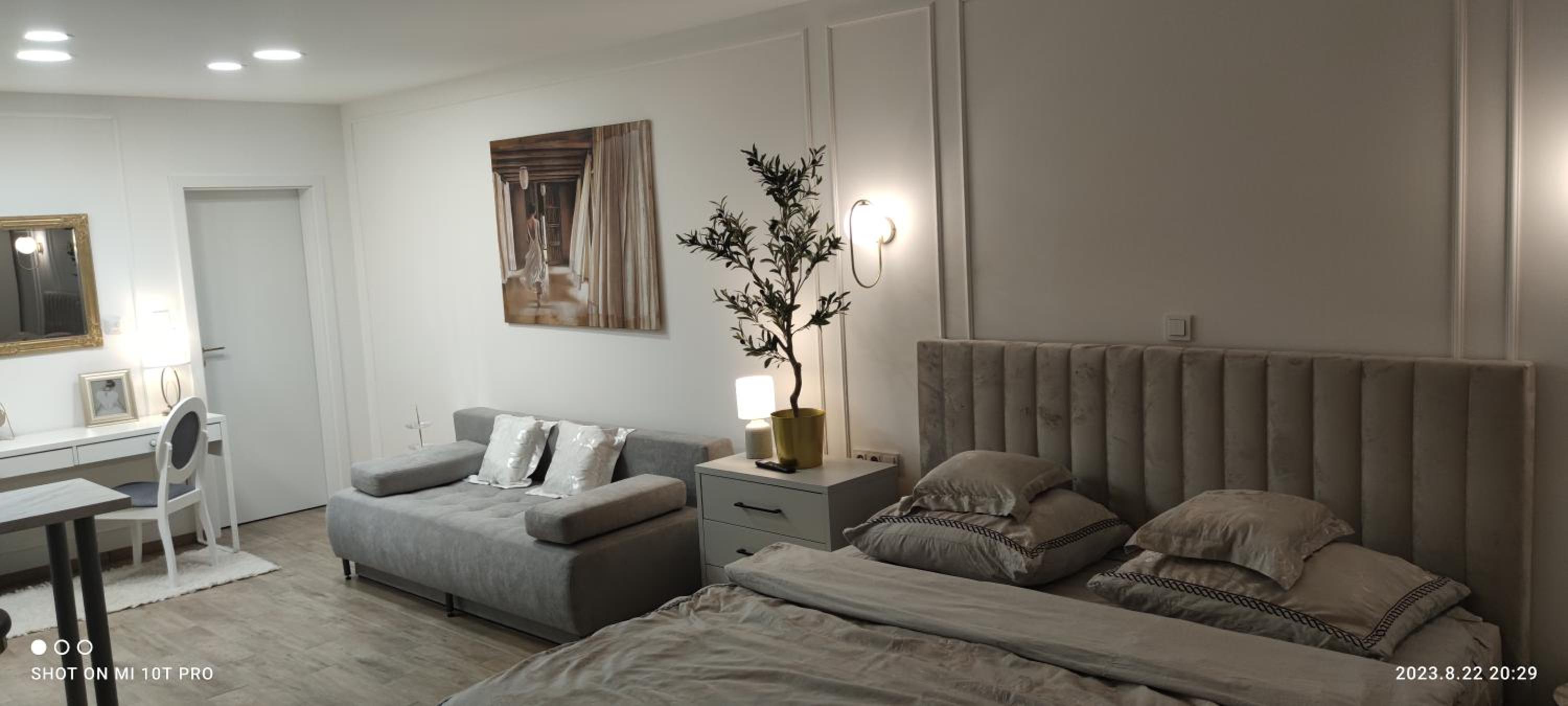 One-Bedroom Apartment photo 1