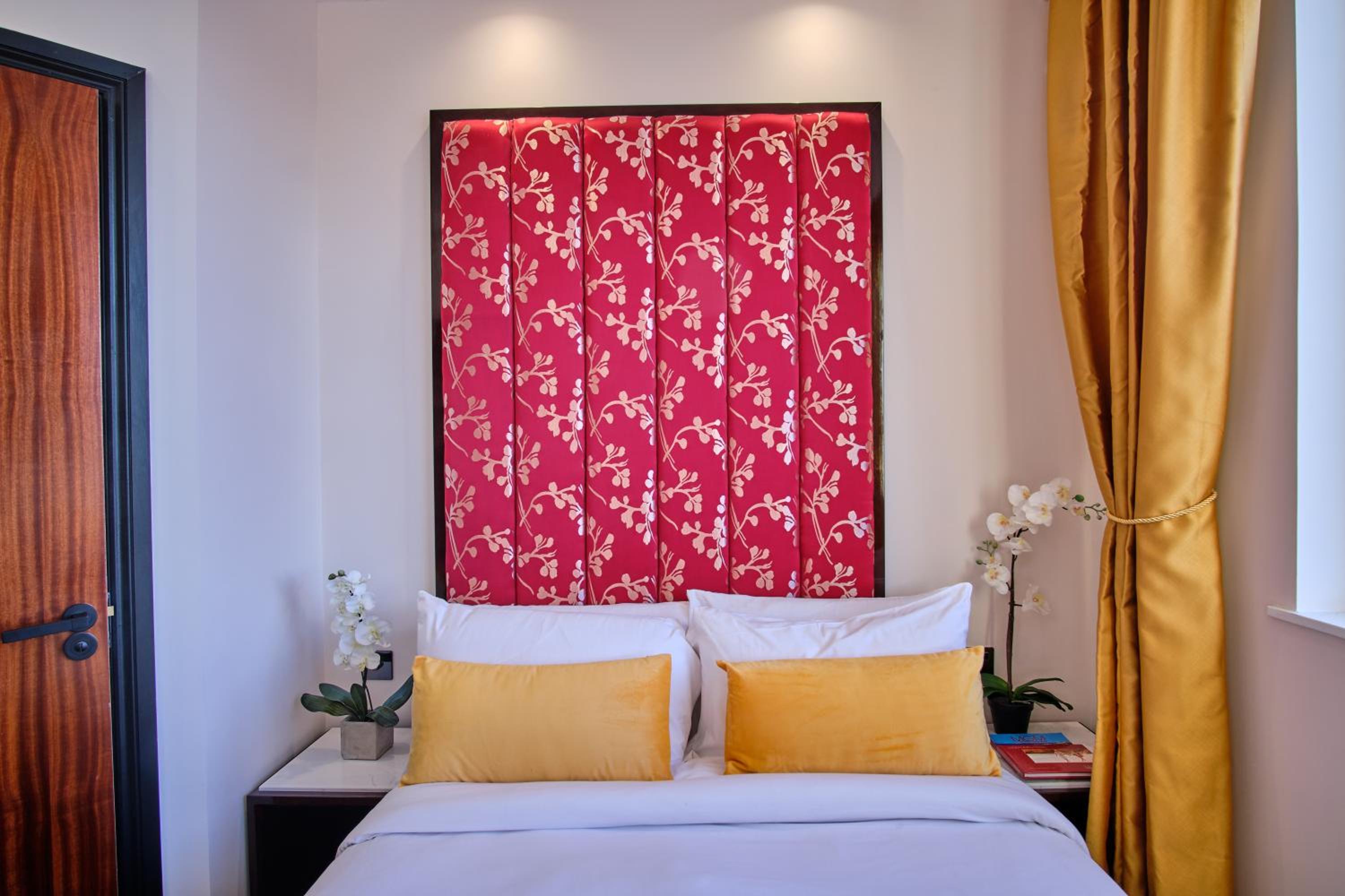 Petite Single Room - Photo 1
