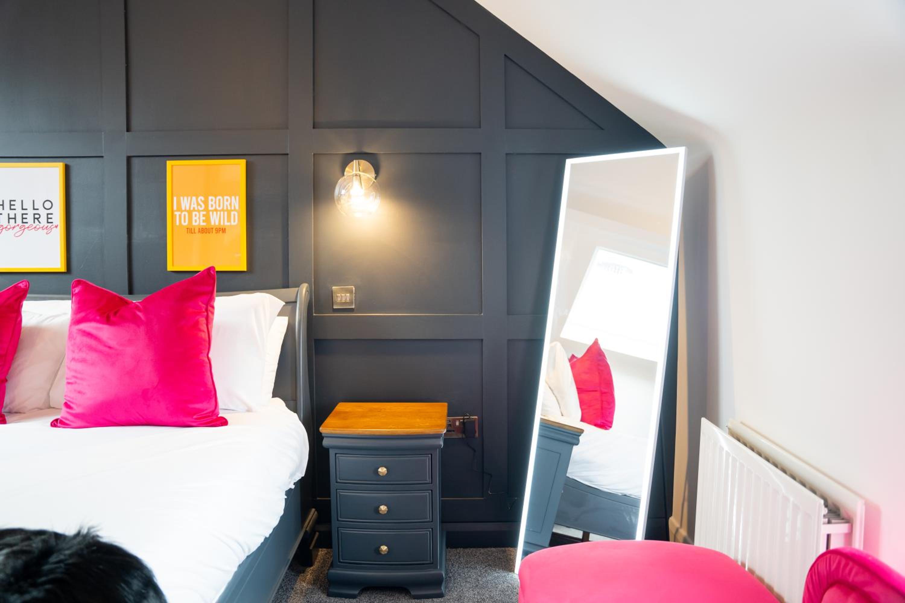 Superior King Room - Photo 14