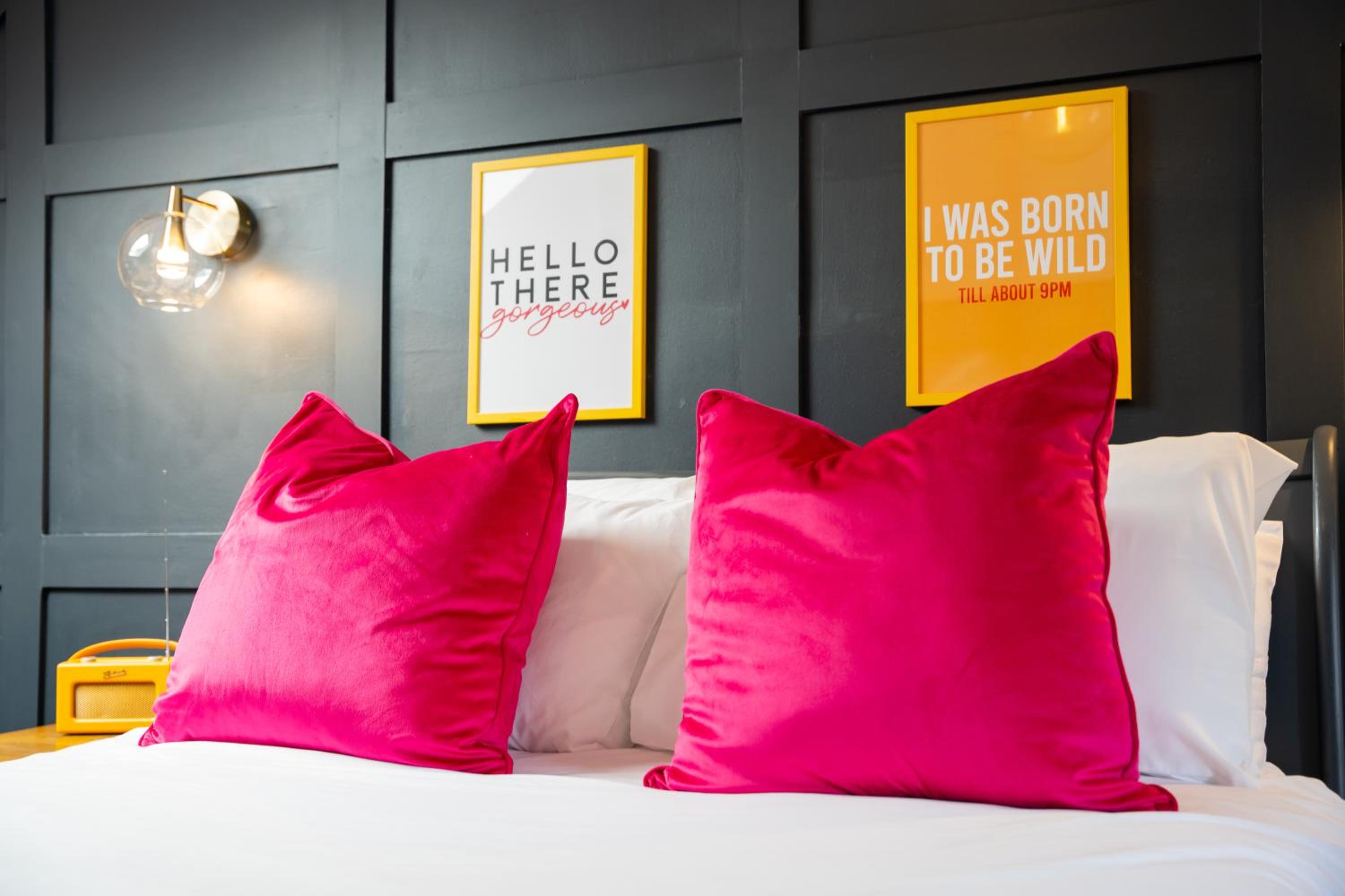 Superior King Room - Photo 17