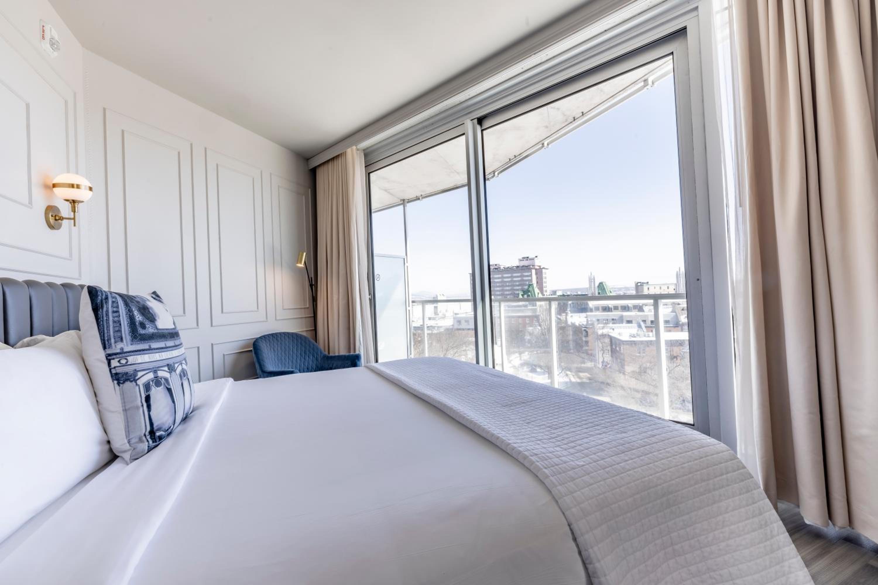 Double Room with Balcony - Photo 2