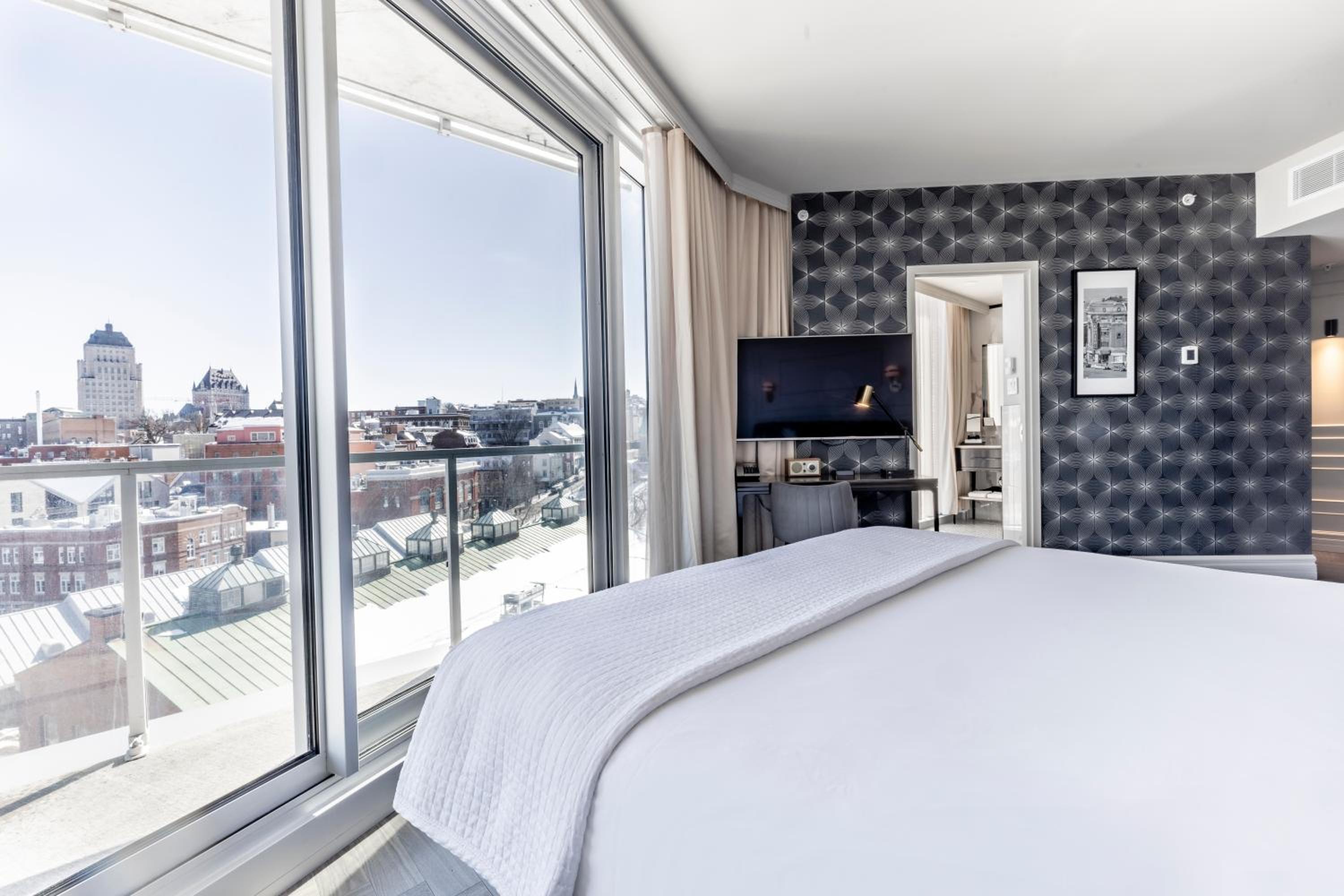 Double Room with Balcony - Photo 1