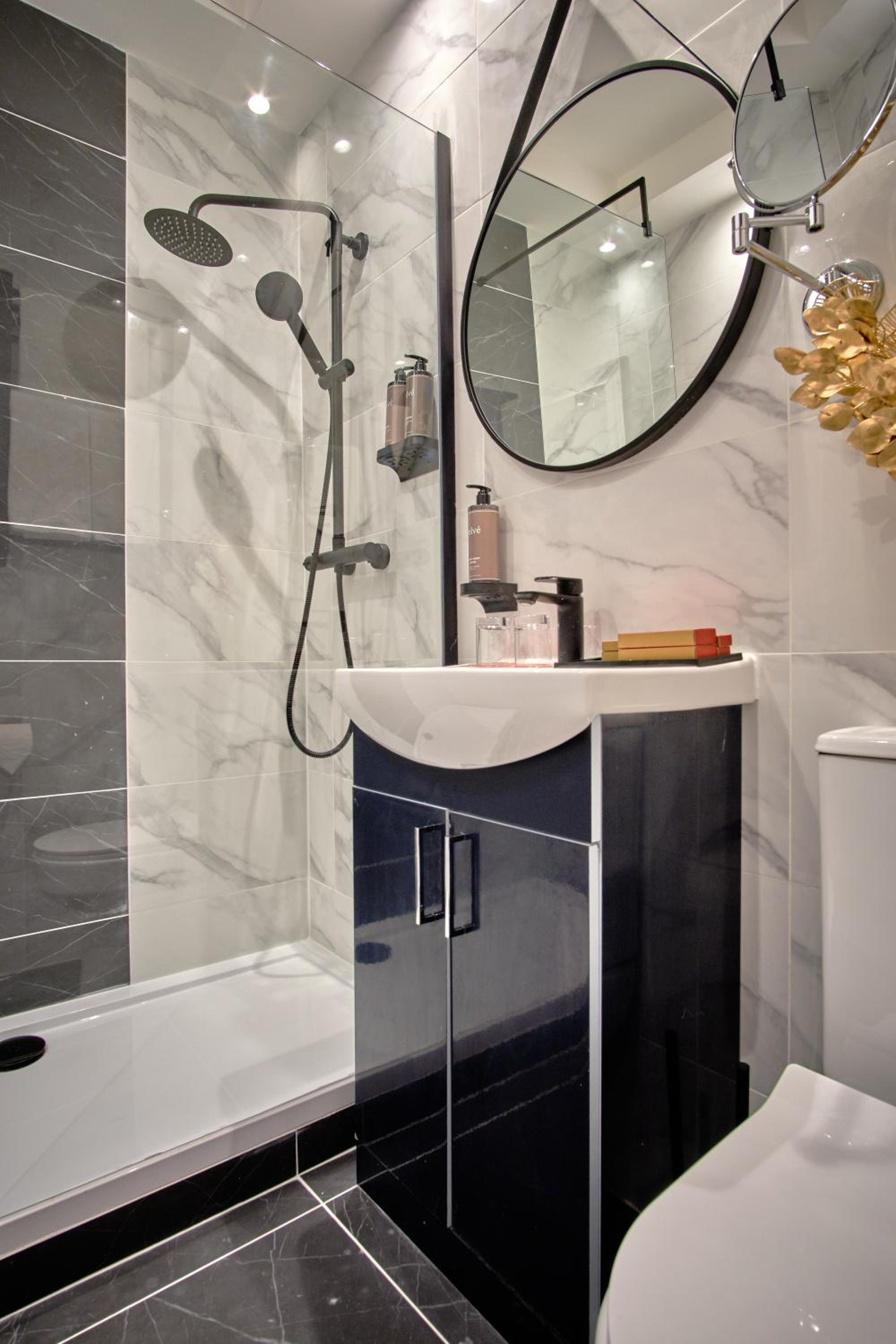 Petite Colosseum Double Room - Photo 7