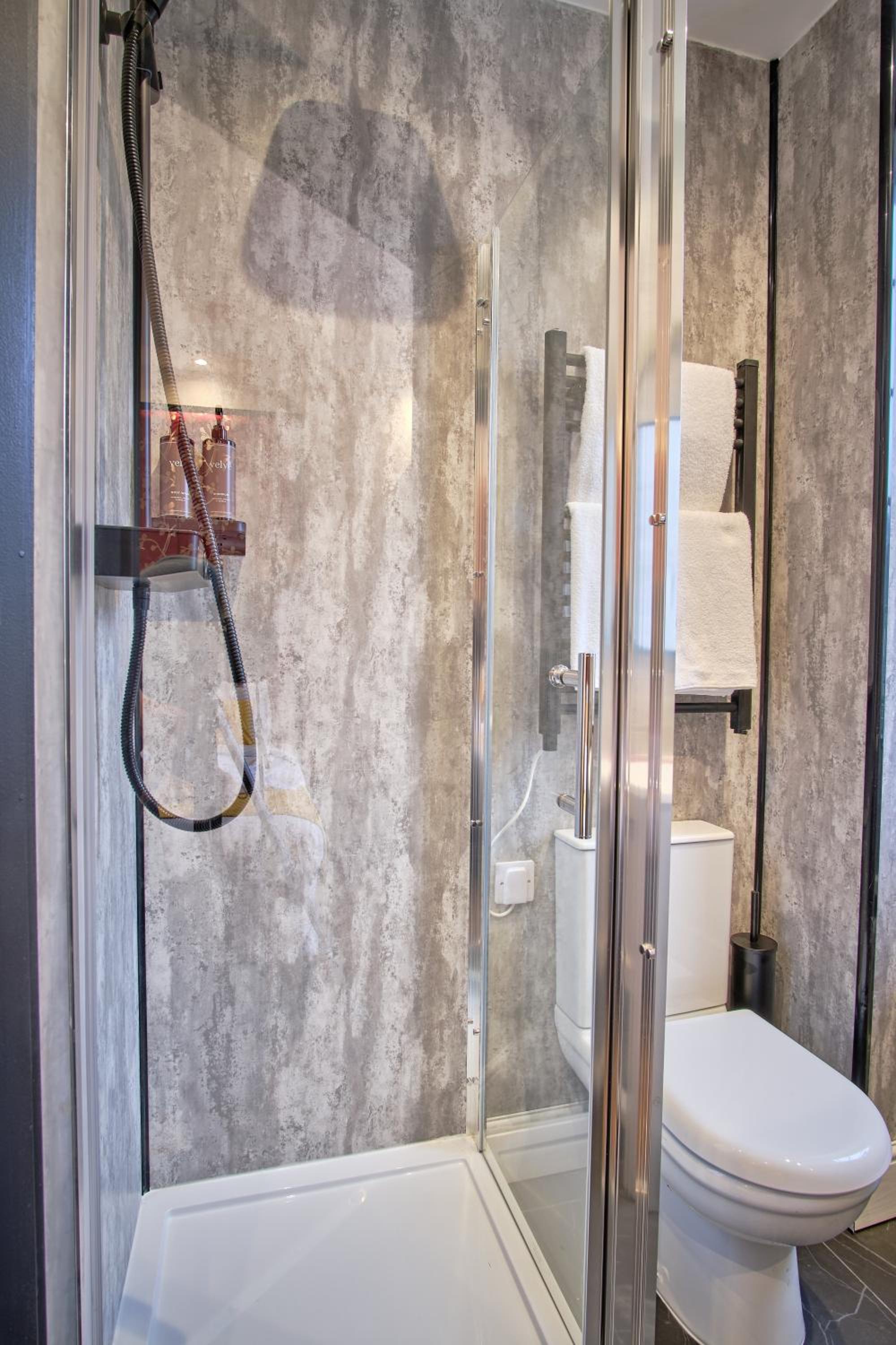 Petite Colosseum Twin Room - Photo 4