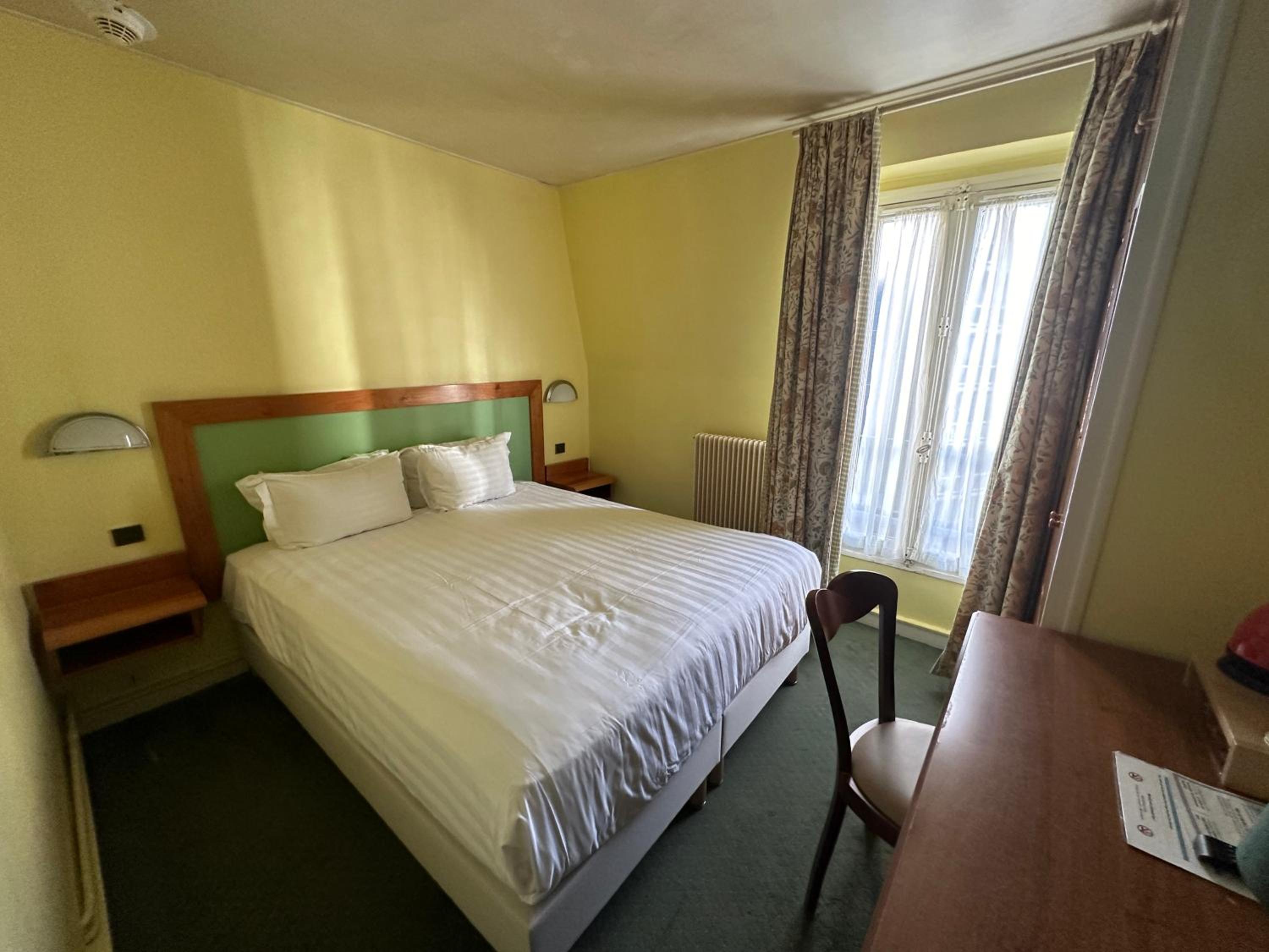 Standard Double Room photo 3