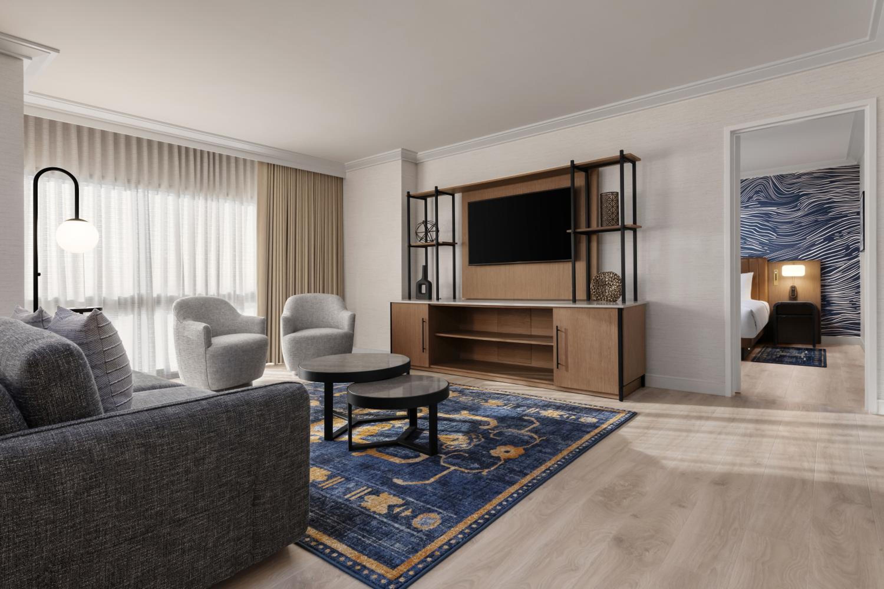 Corner King Suite - Photo 3