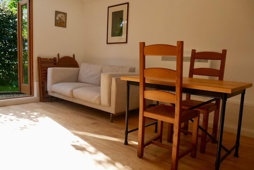 One-Bedroom House photo 3