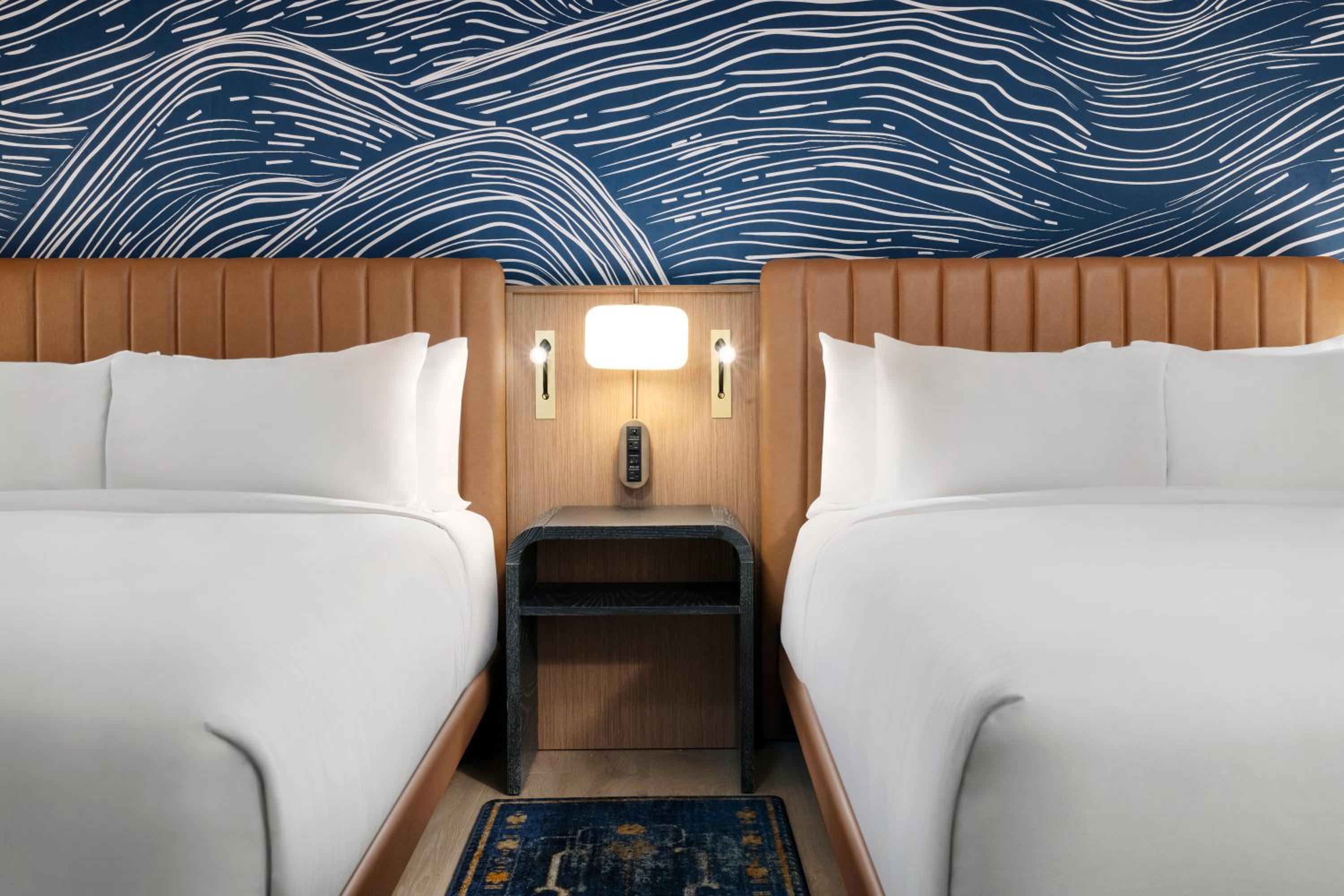 Queen Room with Two Queen Beds and Pool View - Photo 3