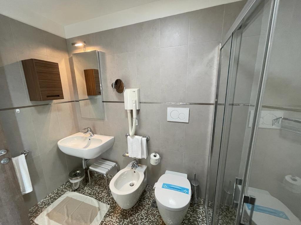Triple Room with Sea View - Photo 2