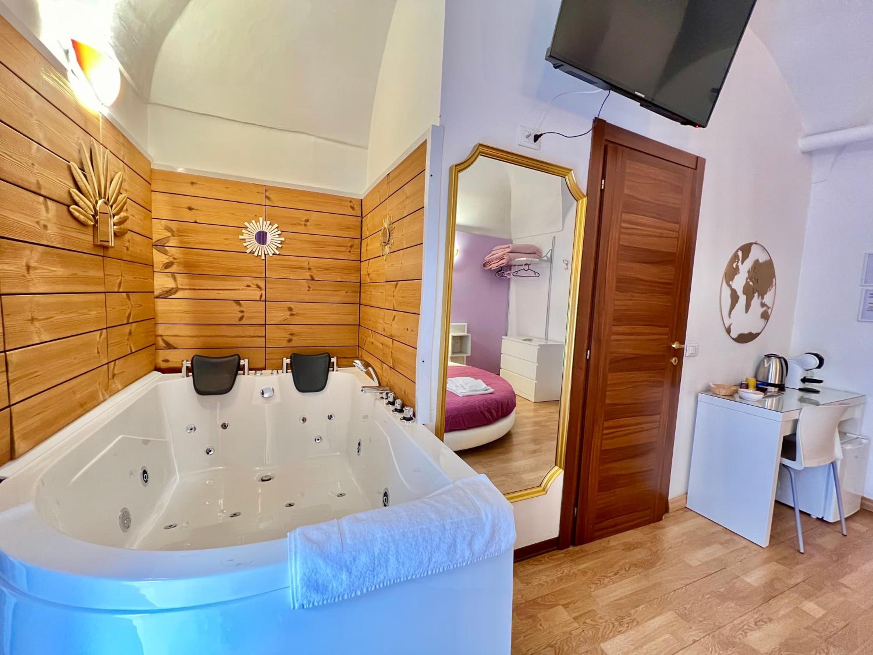 King Room with Spa Bath photo 2