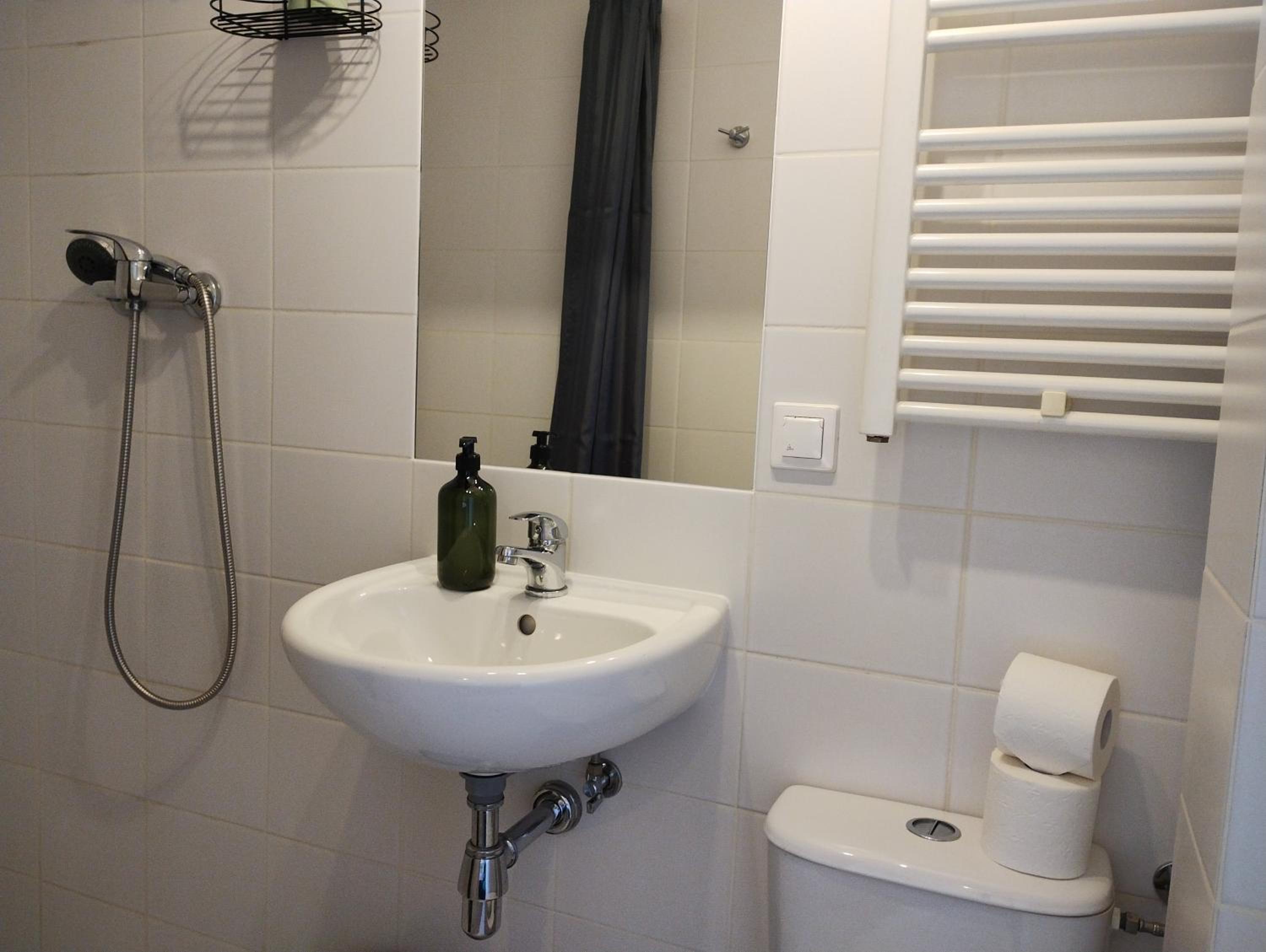 Double Room with Balcony - Photo 5