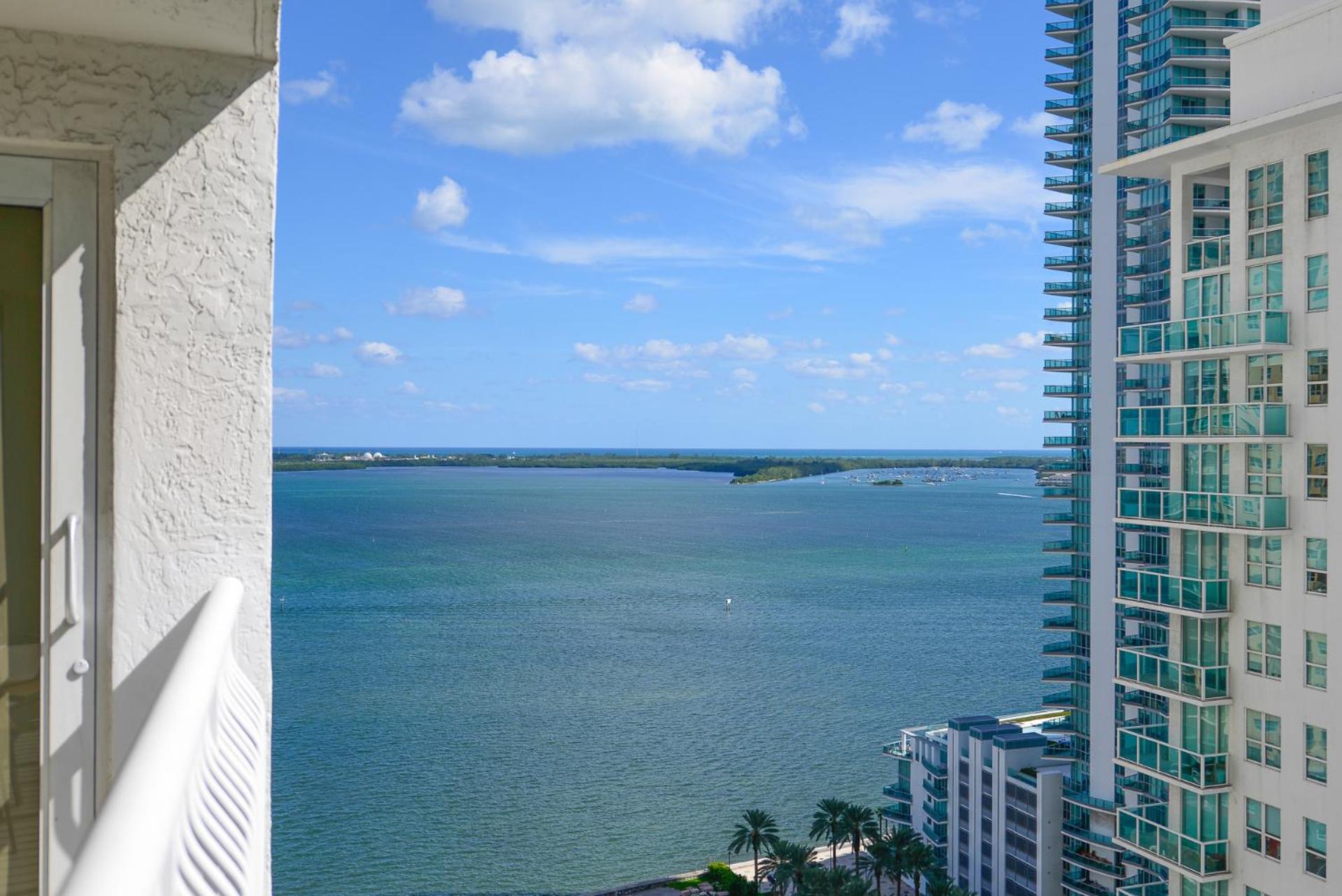 Apartment With Balcony photo 2