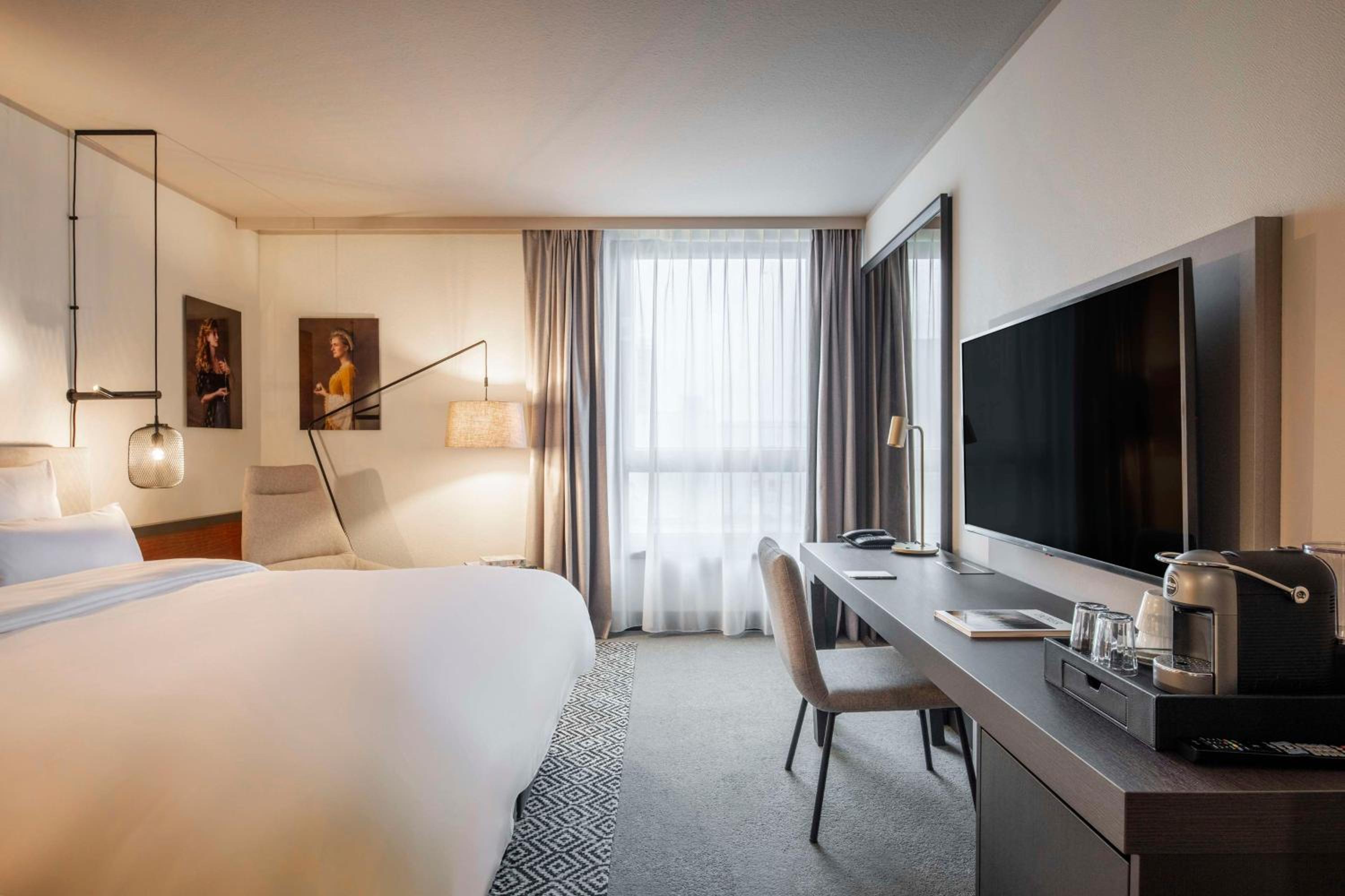 Superior Double Room thumbnail 6