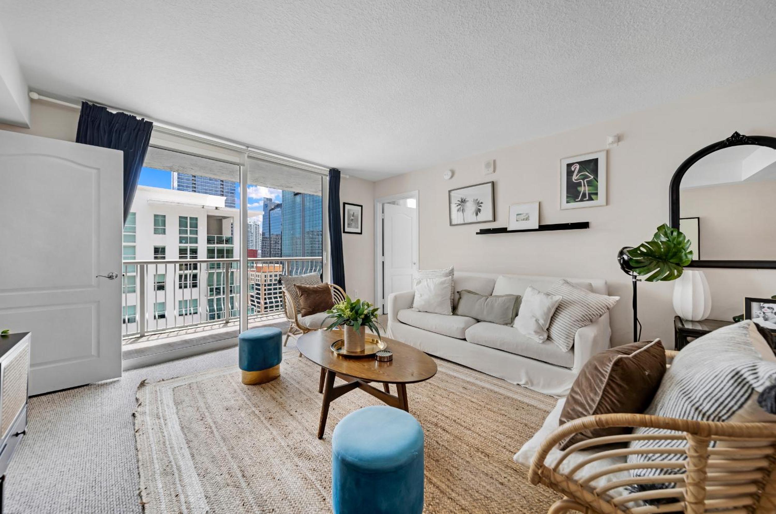 Apartment with Balcony photo 1