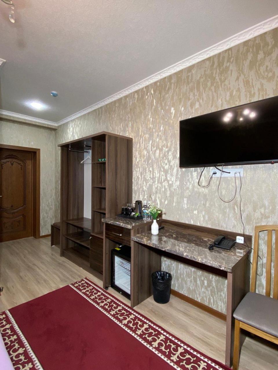 Large Double Room photo 1