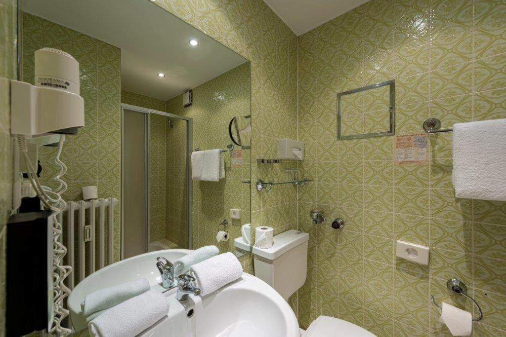 Budget Double Room - Photo 5