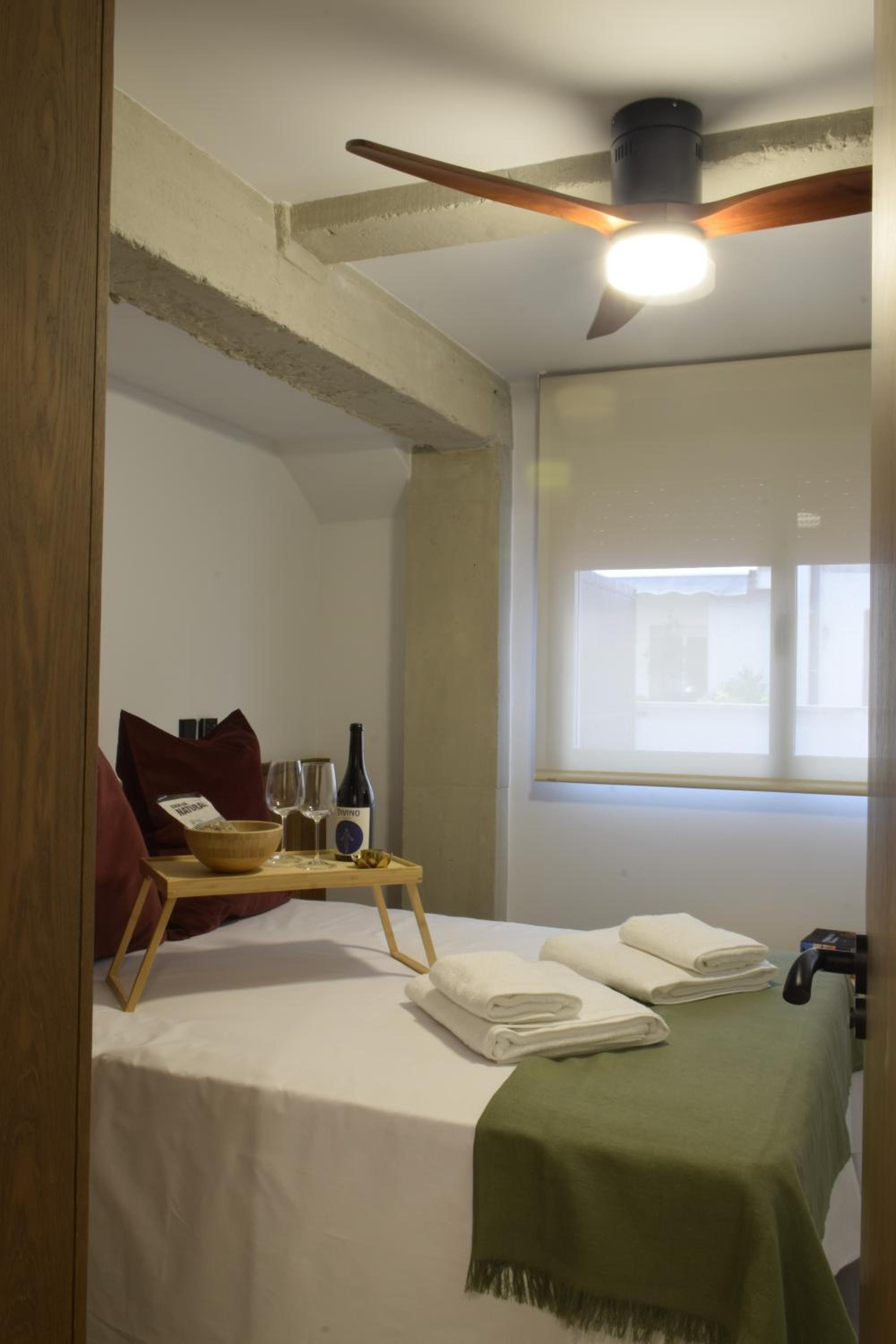 Apartamento de Dos Habitaciones con Terraza