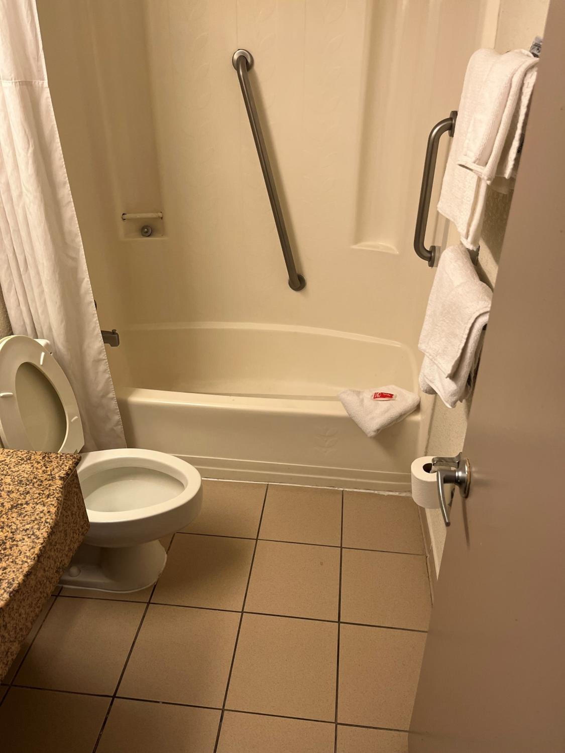 King Room - Disability Access photo 2