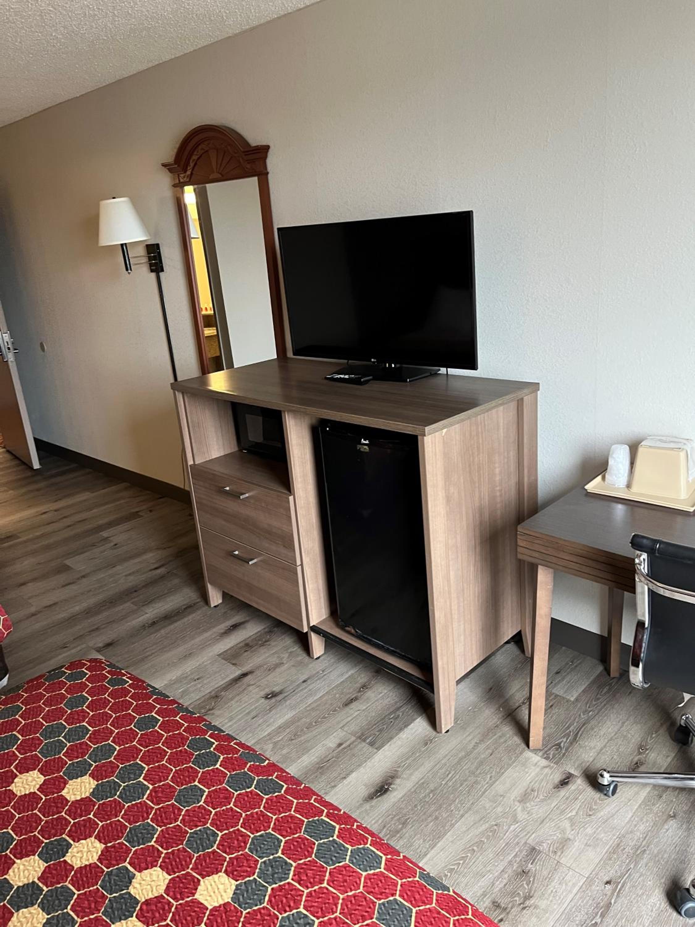 Queen Room - Disability Access