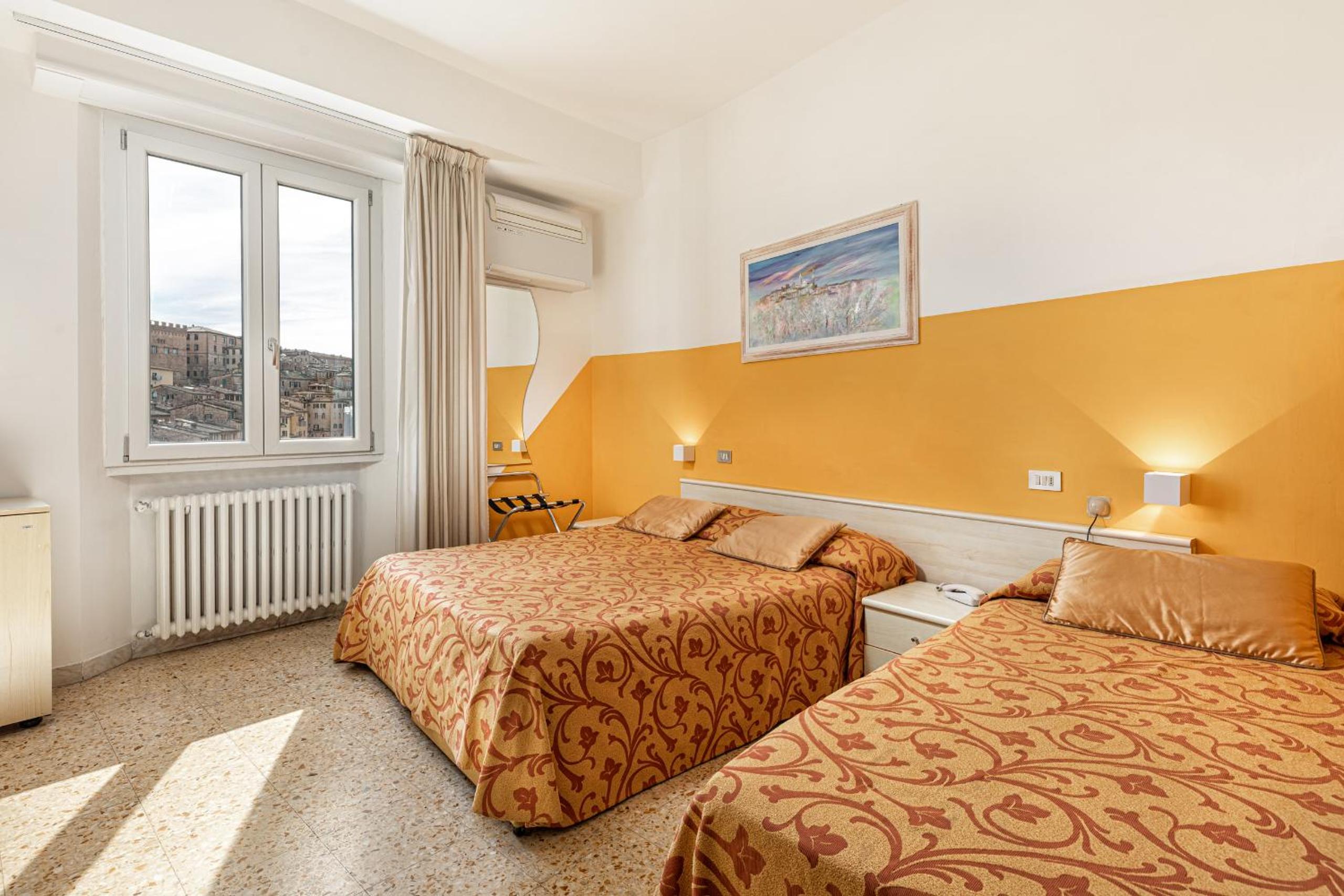 Standard Double Room with City View - Photo 12