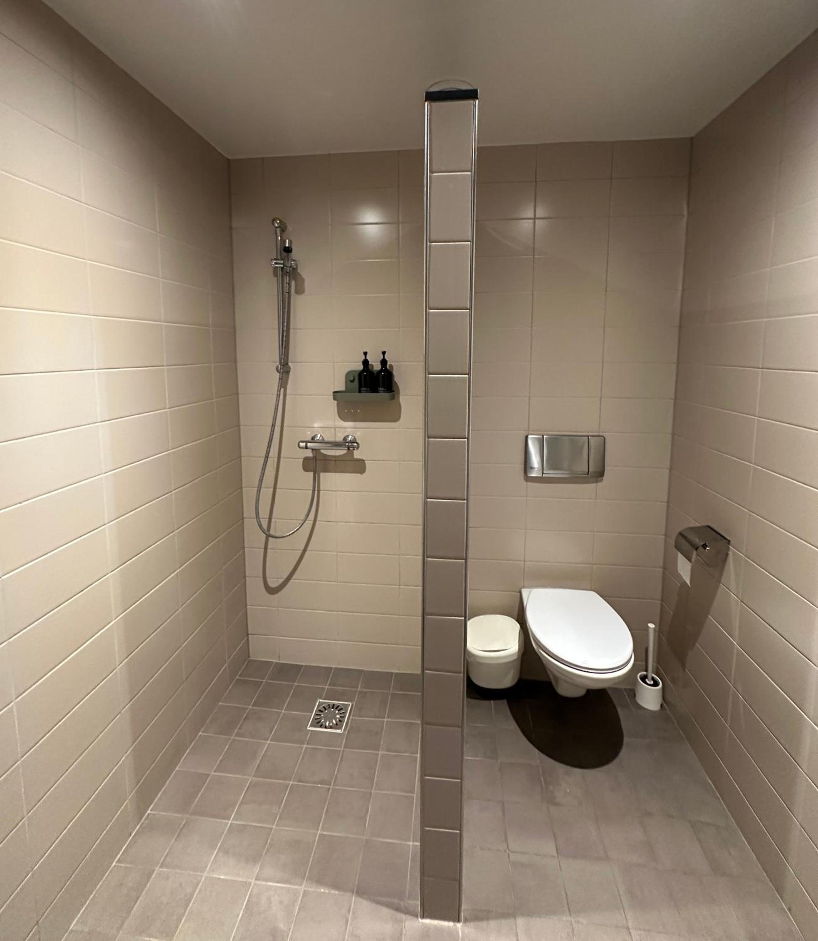Deluxe Double Room (2 Adults + 1 Child) photo 2