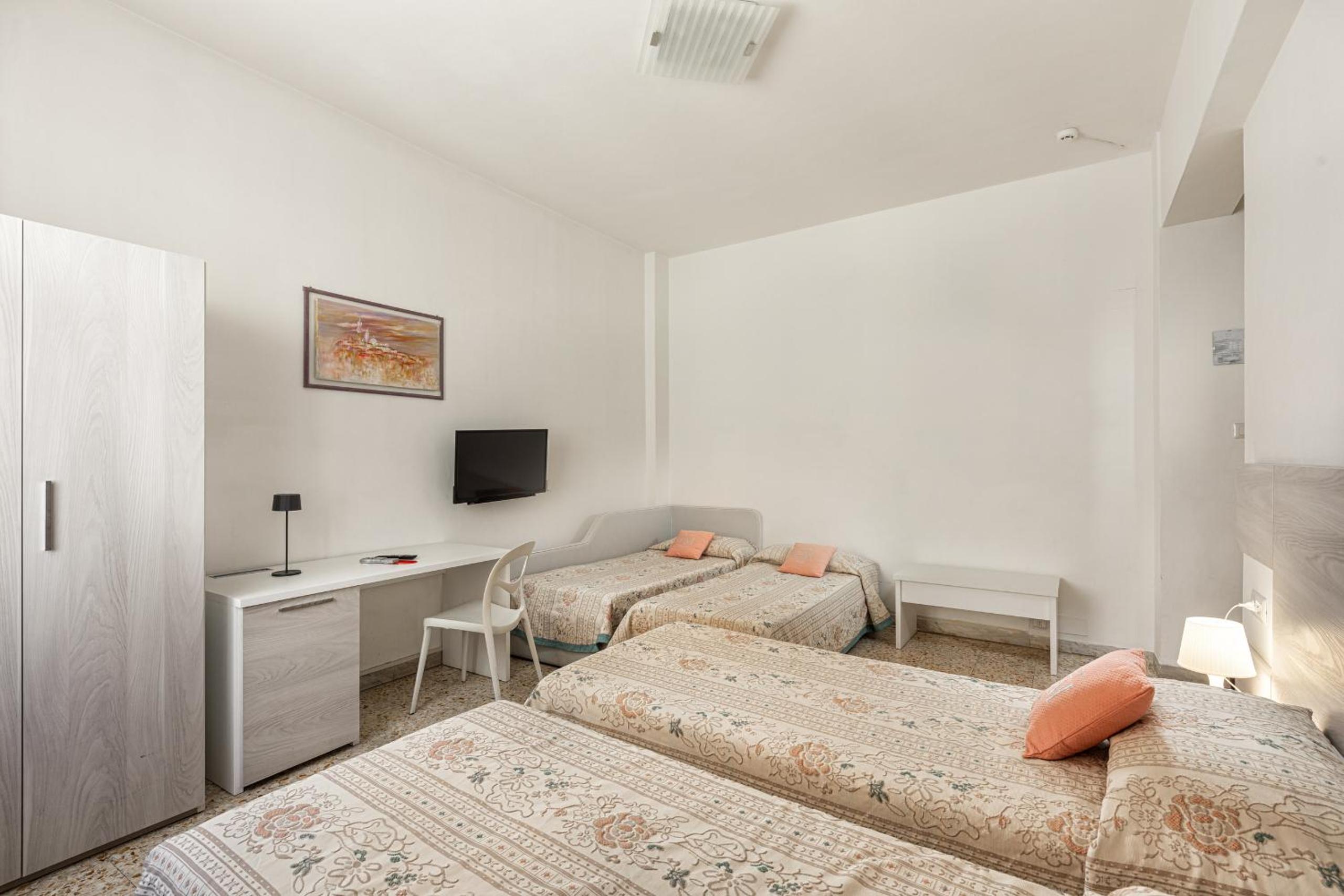 Standard Quadruple Room - Photo 1
