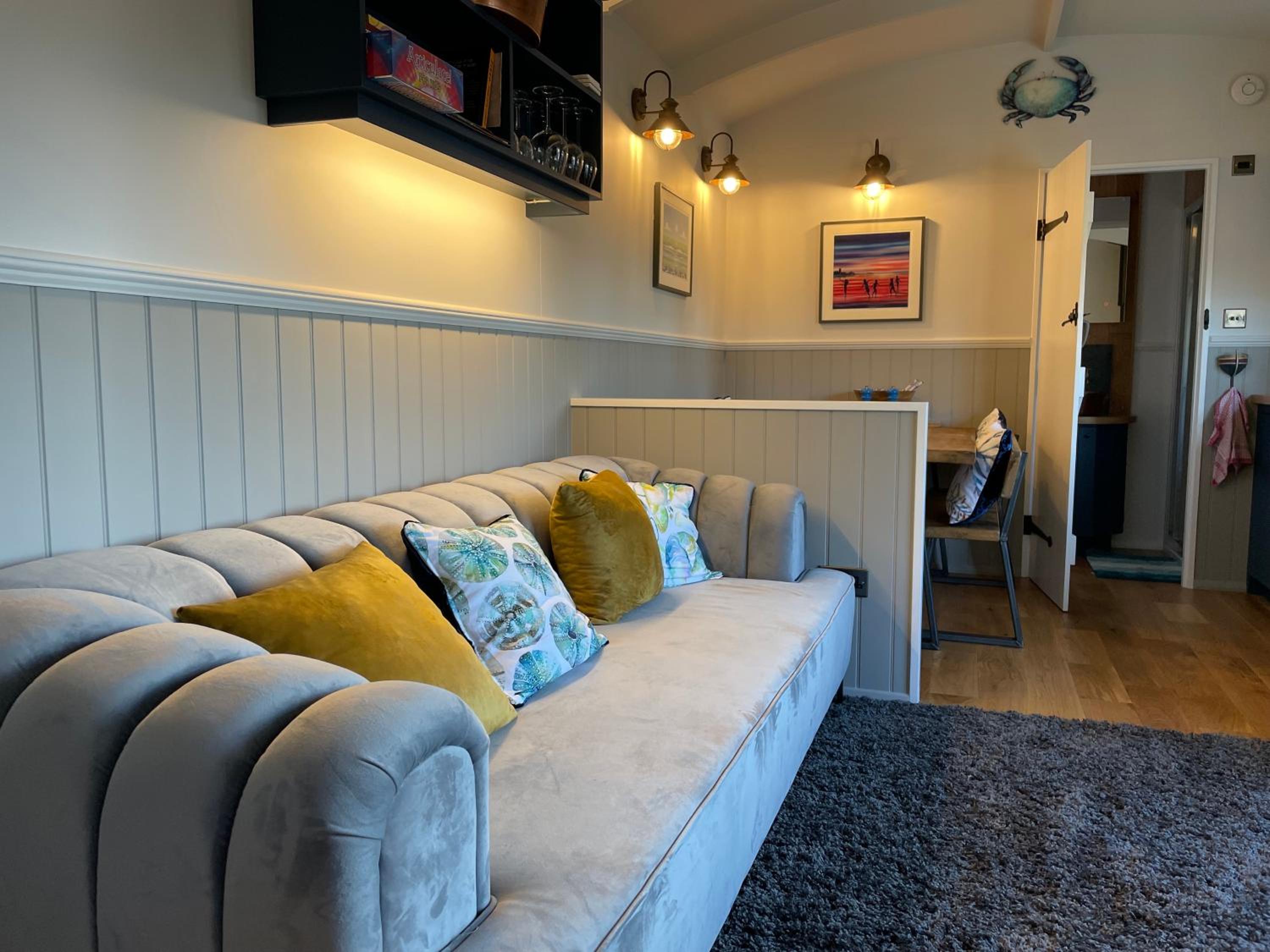 Deluxe Family Suite photo 1
