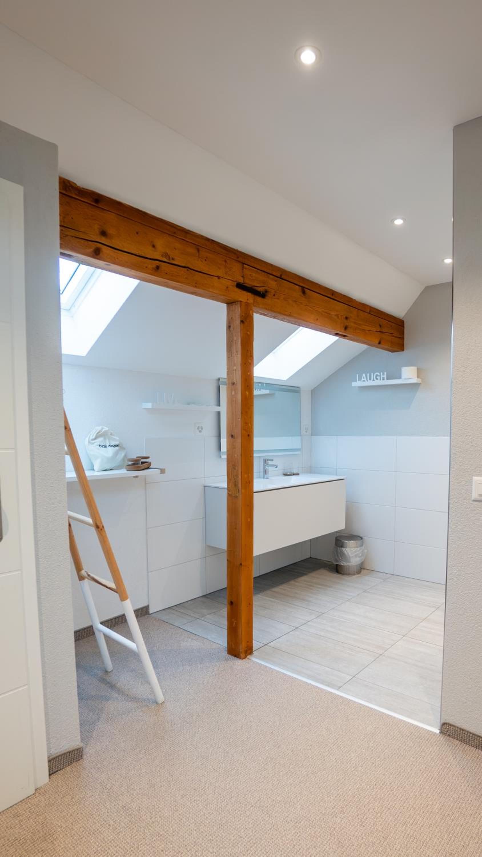 Studio - Split Level - Photo 6