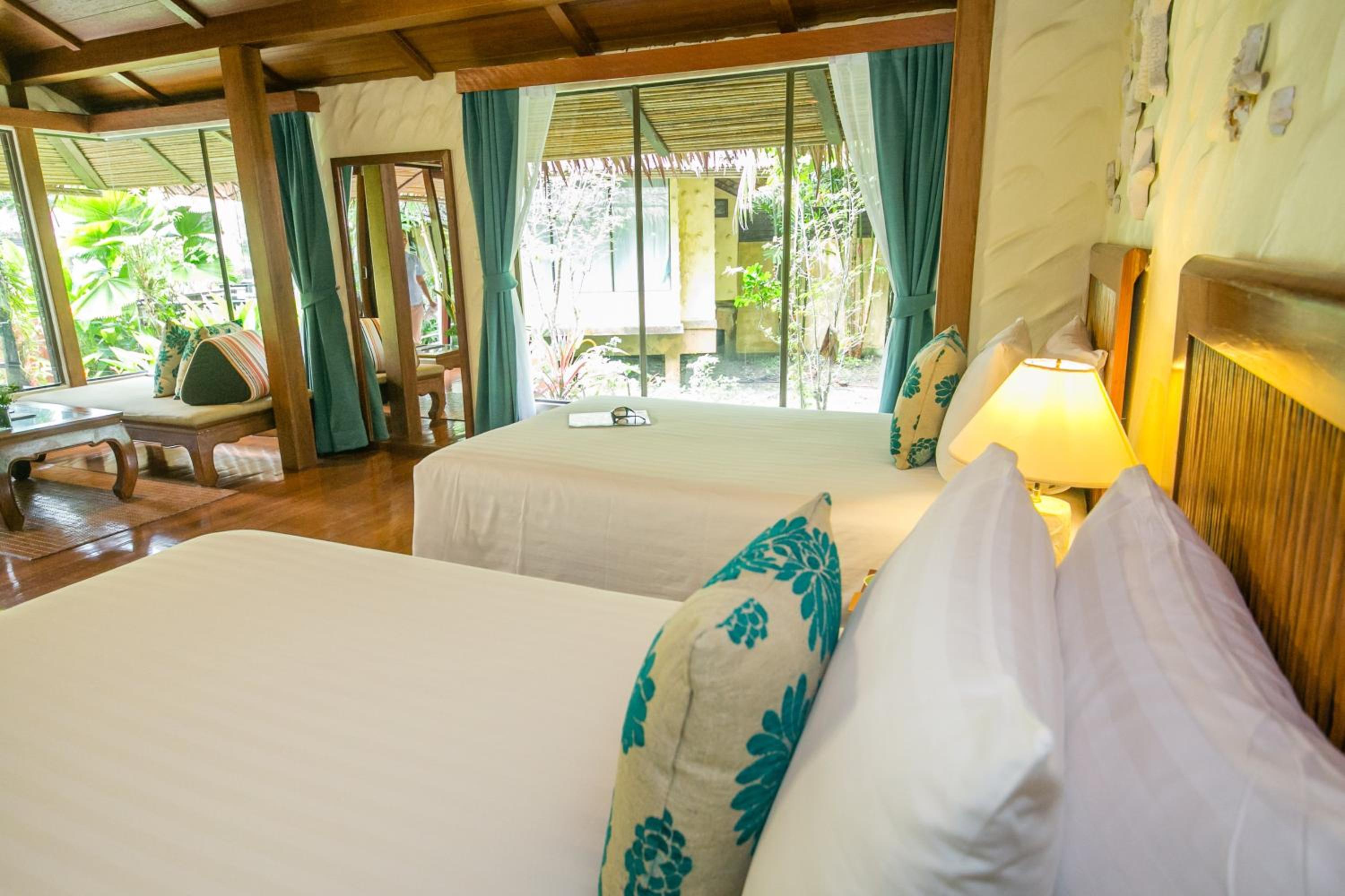 Premium Deluxe Cabana - Photo 2