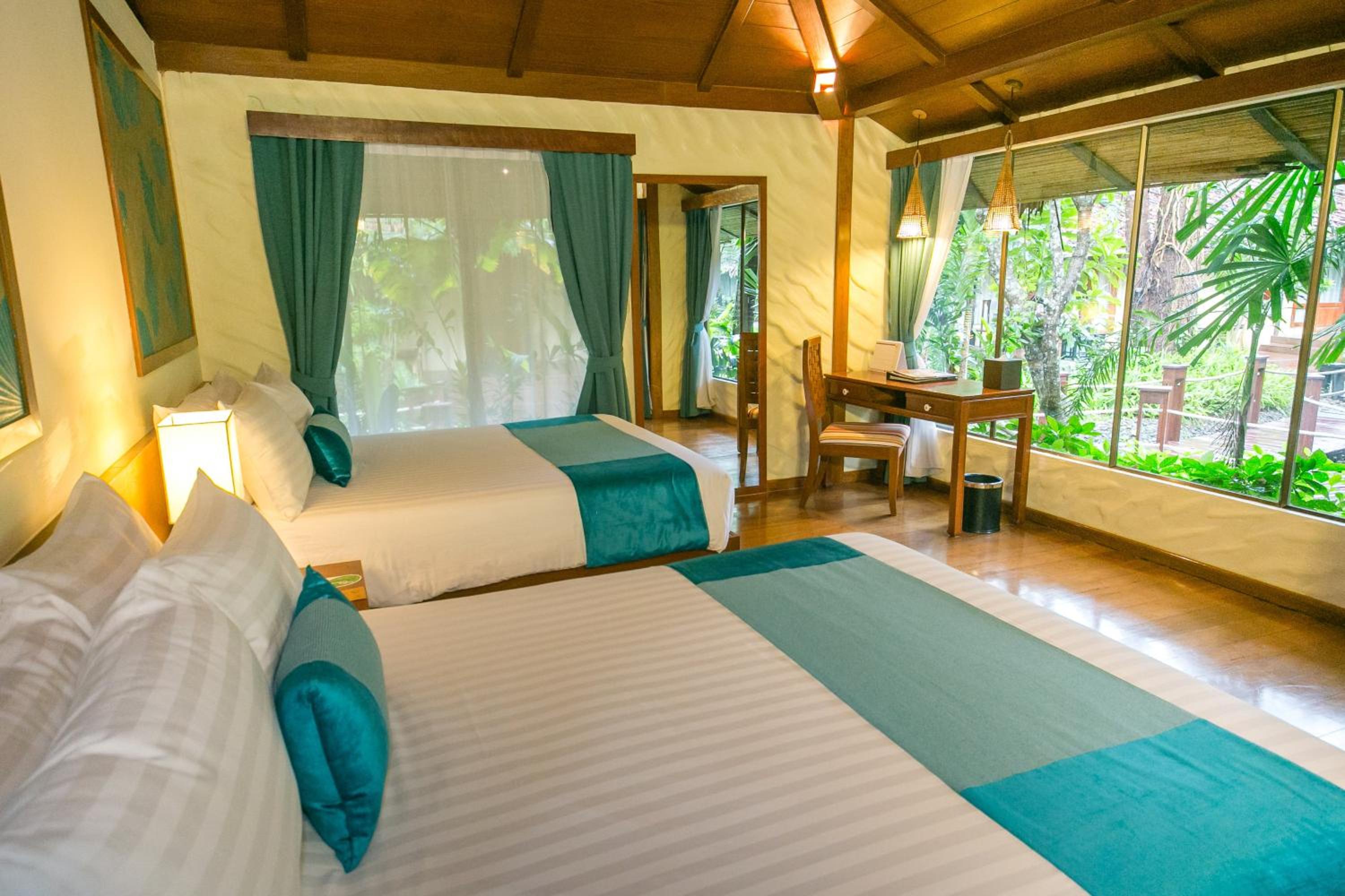 Premium Deluxe Cabana - Photo 5