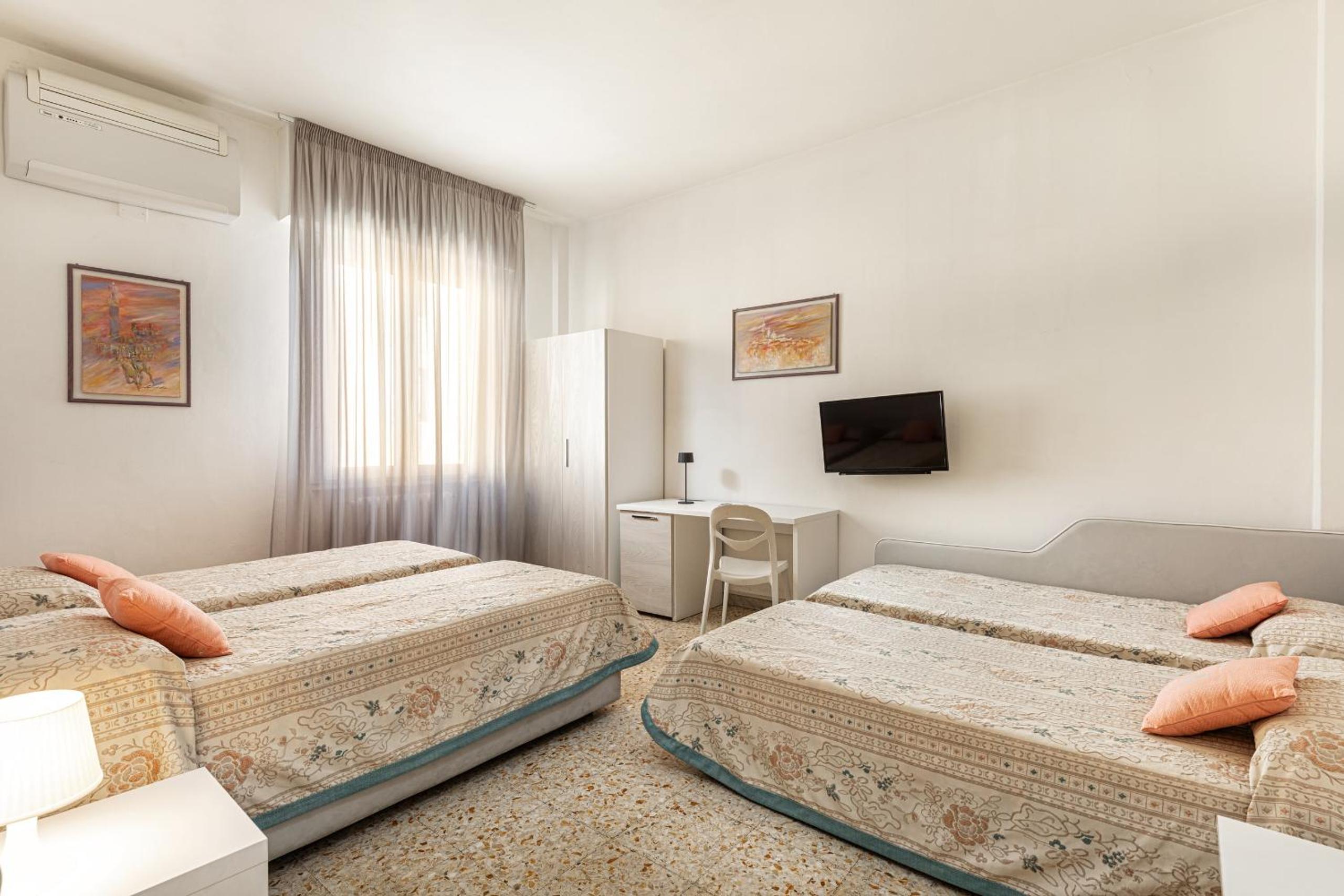 Standard Quadruple Room - Photo 3