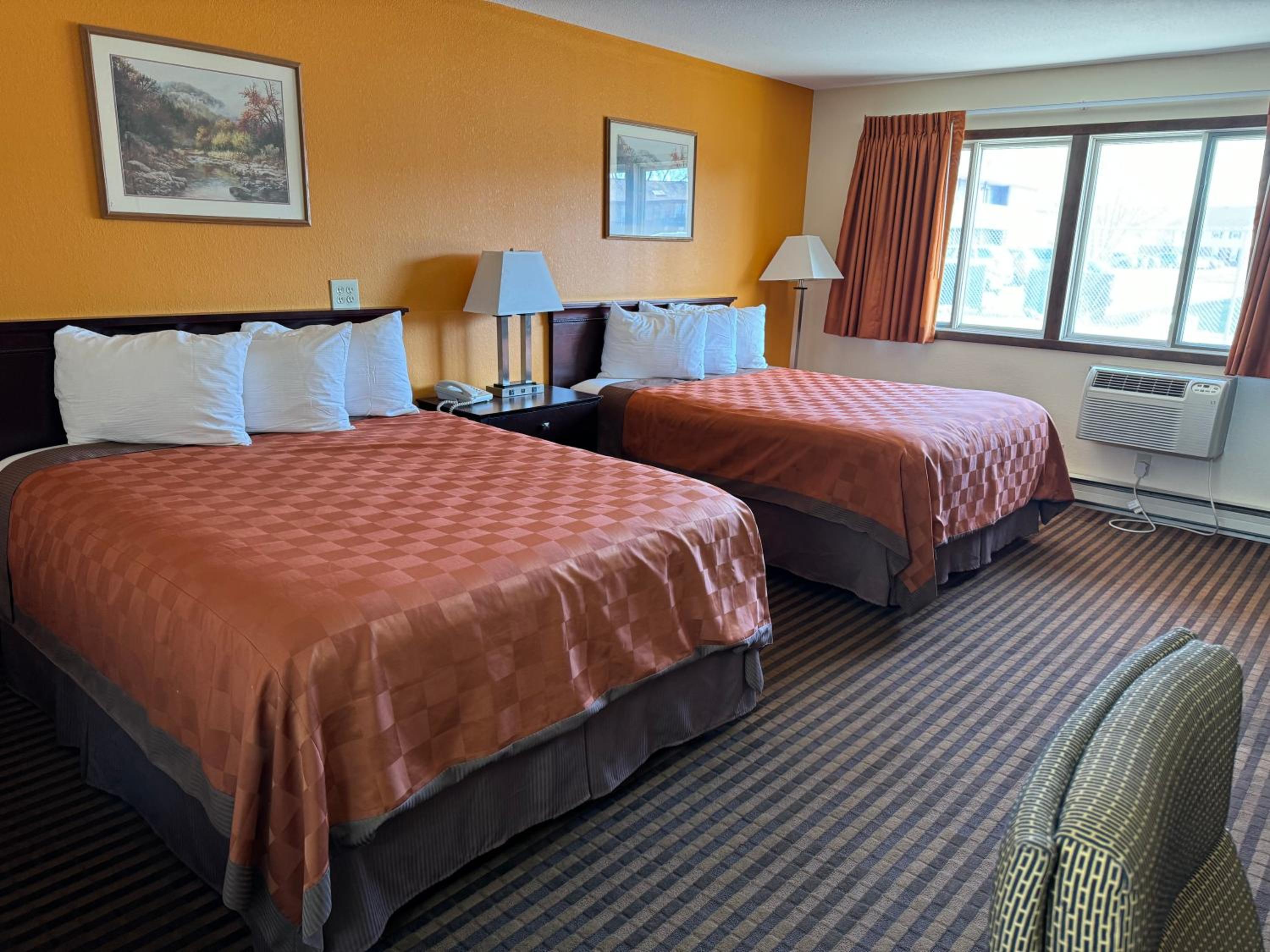 Queen Room photo 1